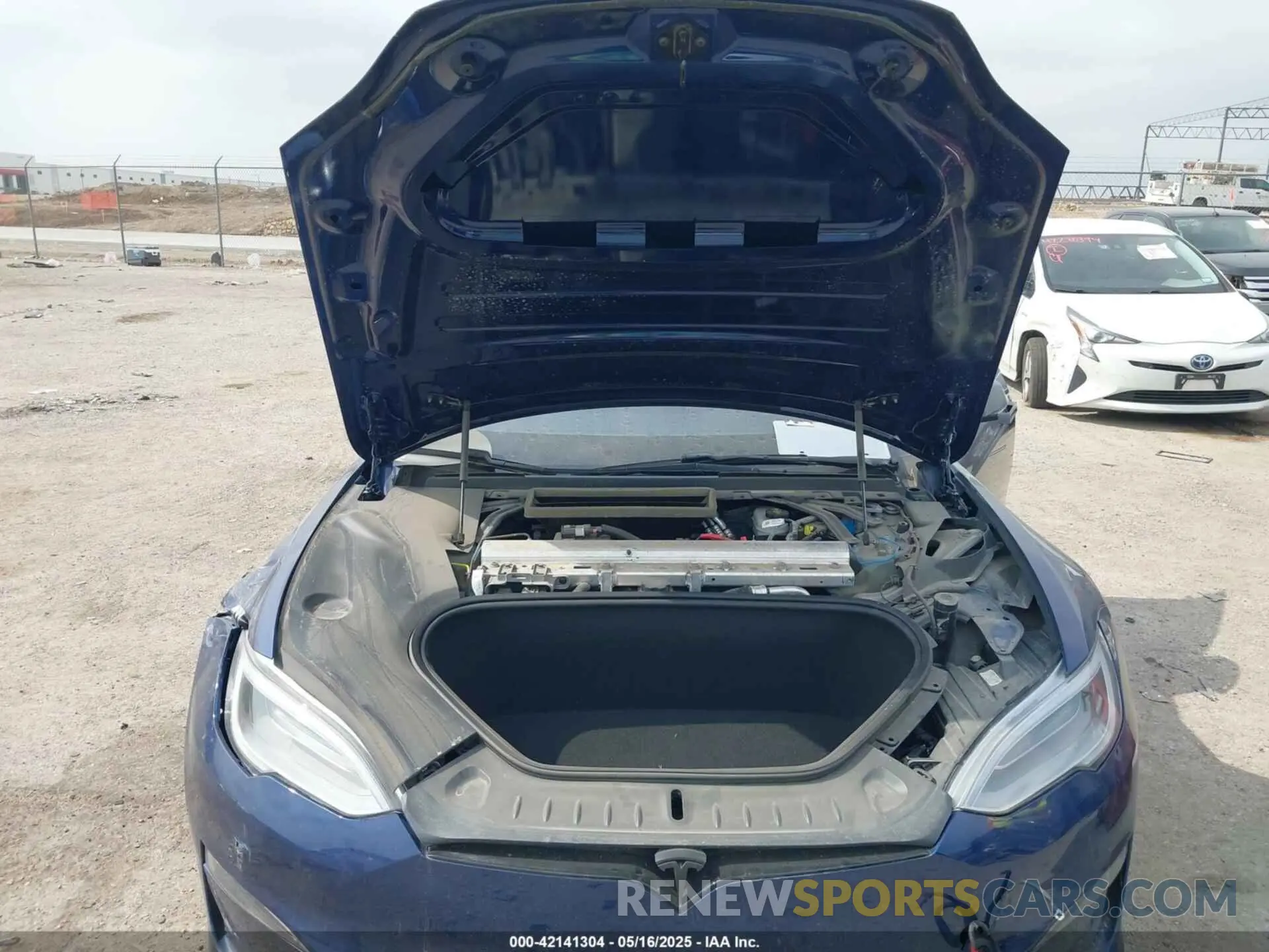 10 Photograph of a damaged car 5YJSA1E64MF442036 TESLA MODEL S 2021