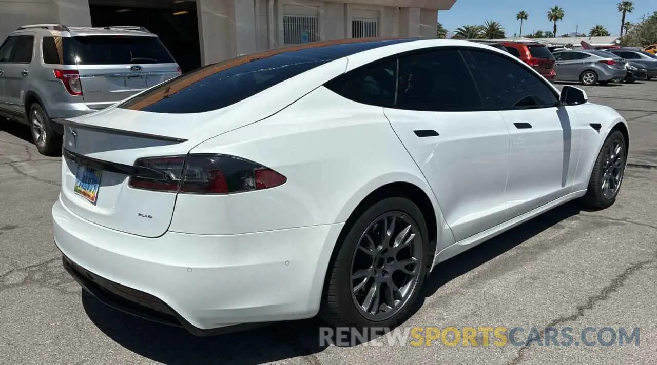4 Photograph of a damaged car 5YJSA1E64MF447124 TESLA MODEL S 2021