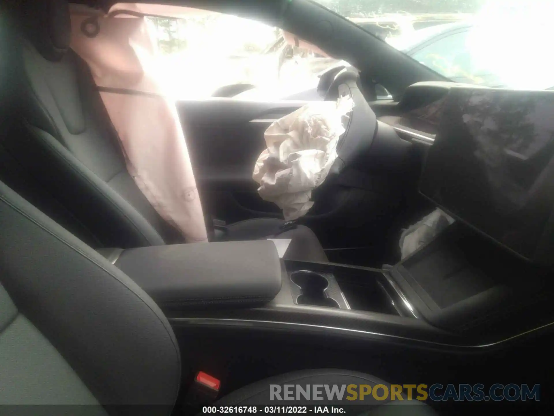 5 Photograph of a damaged car 5YJSA1E64MF451917 TESLA MODEL S 2021