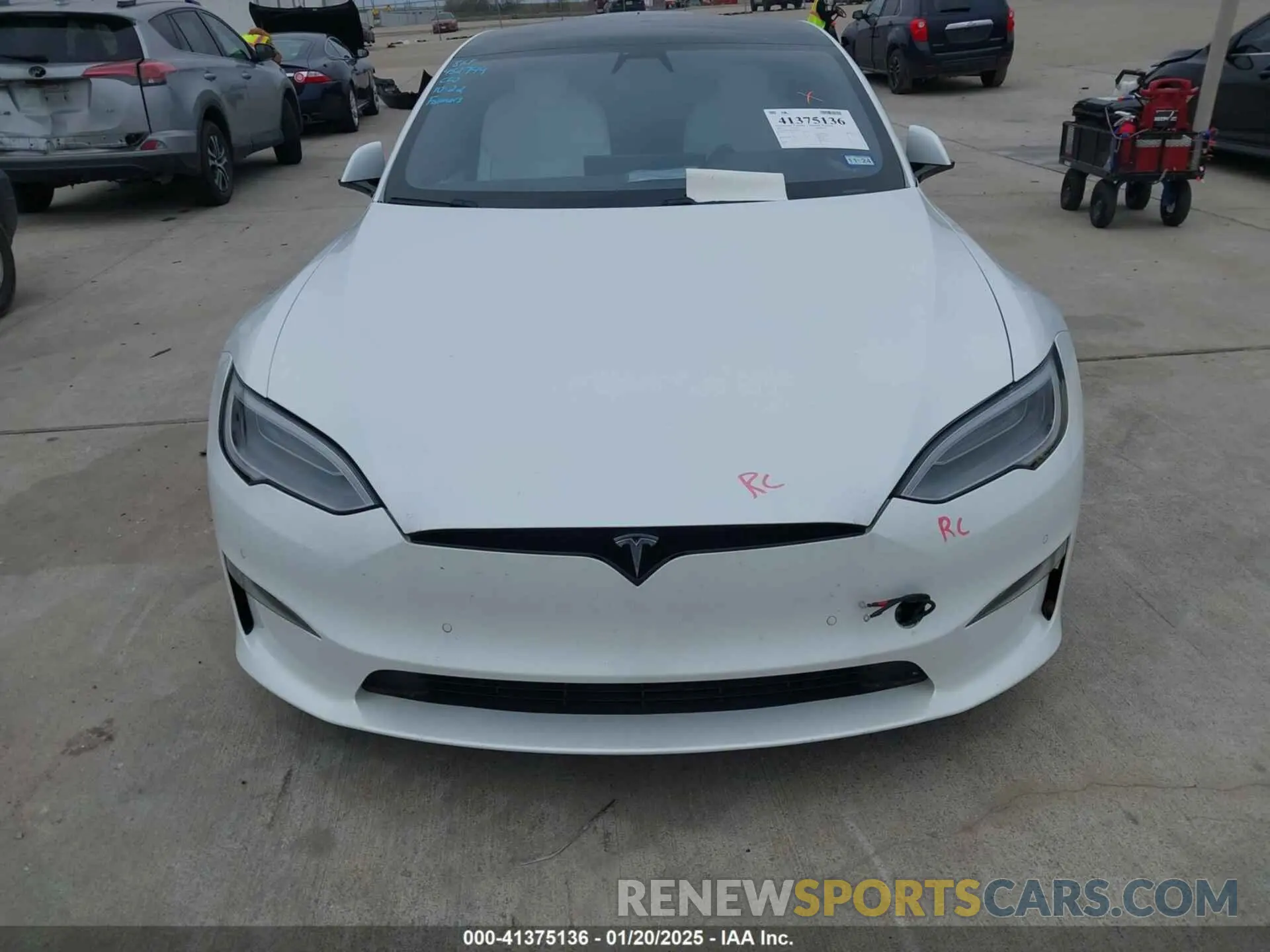 11 Photograph of a damaged car 5YJSA1E64MF452744 TESLA MODEL S 2021