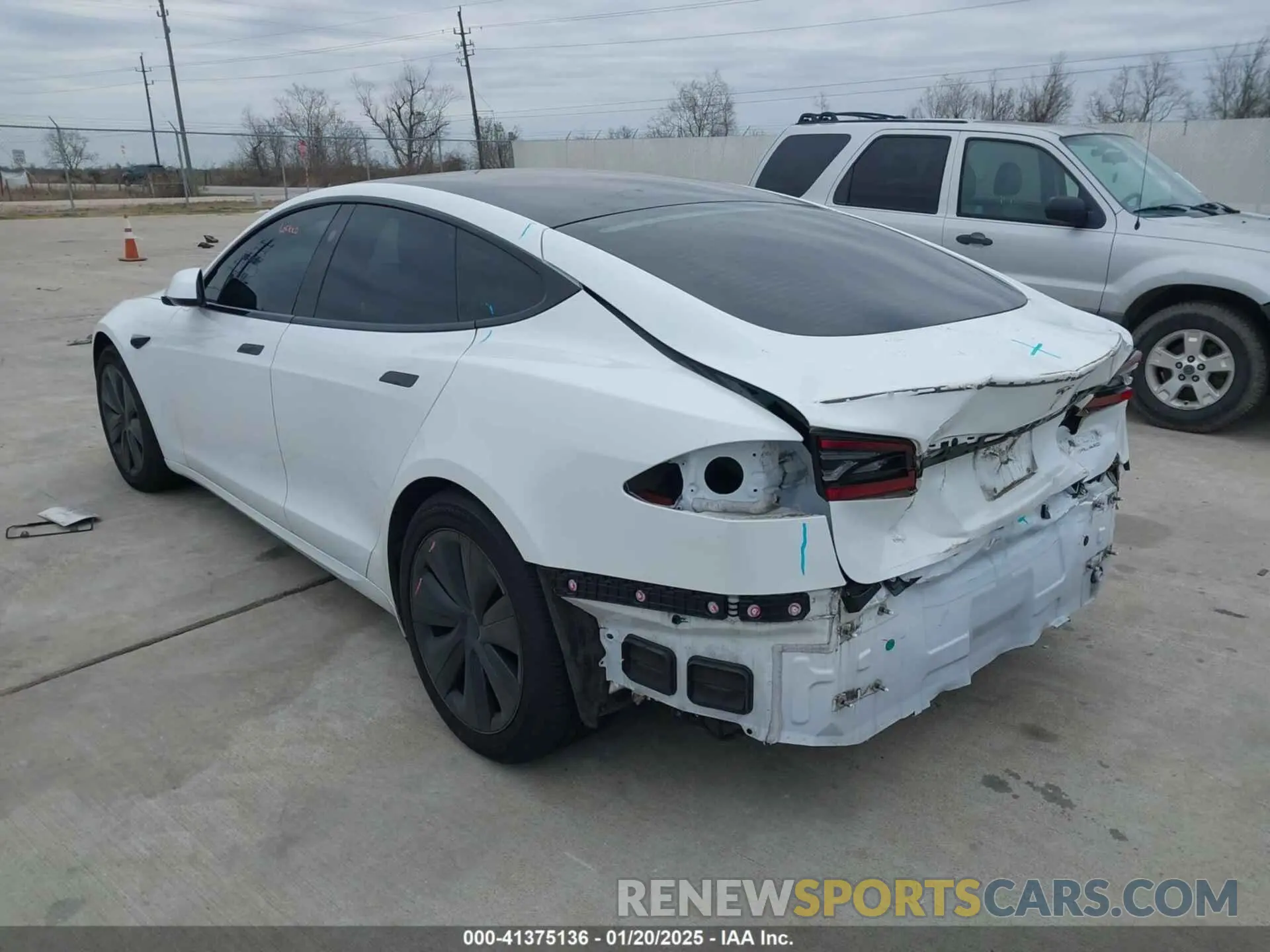 3 Photograph of a damaged car 5YJSA1E64MF452744 TESLA MODEL S 2021