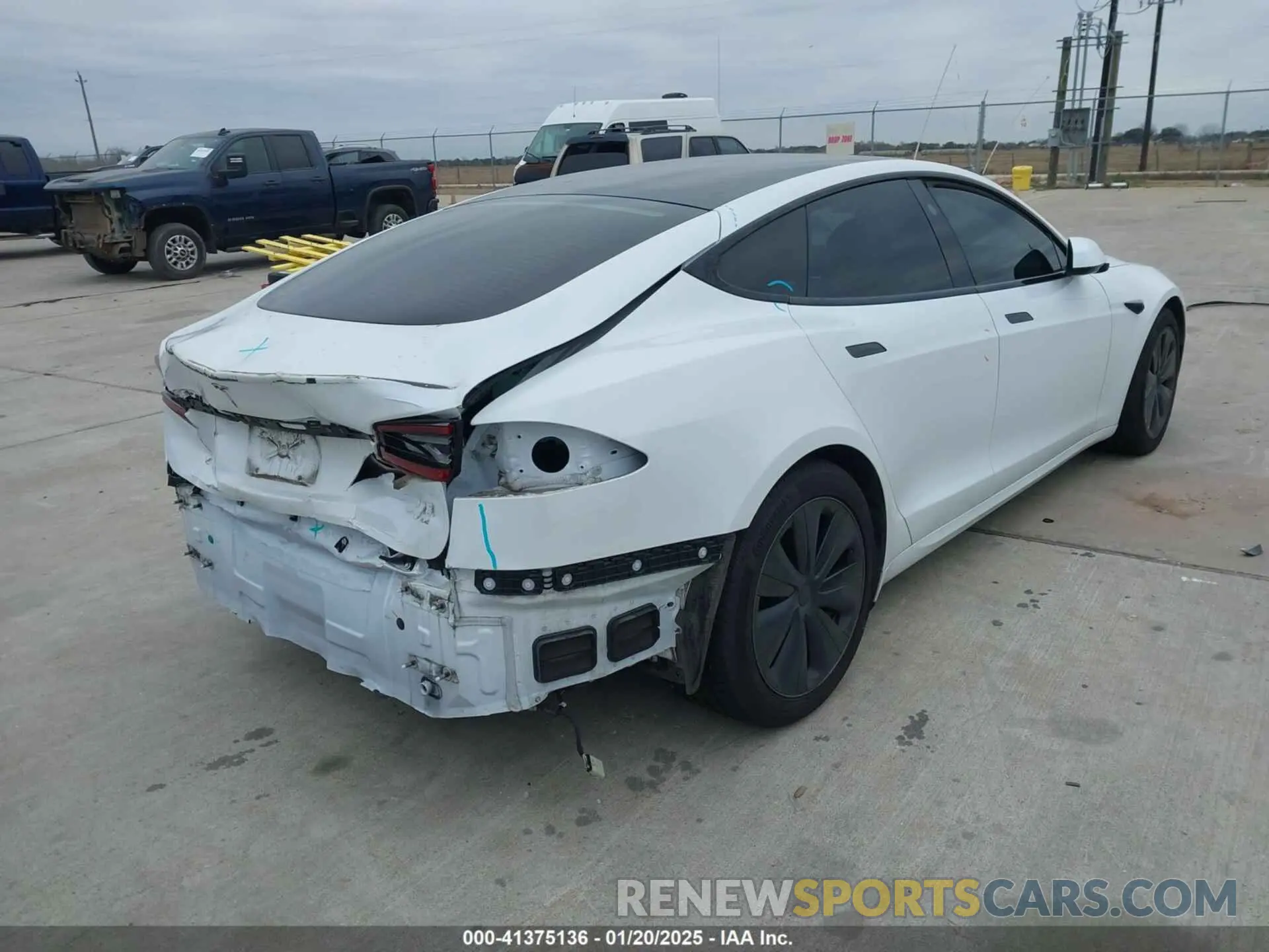 4 Photograph of a damaged car 5YJSA1E64MF452744 TESLA MODEL S 2021