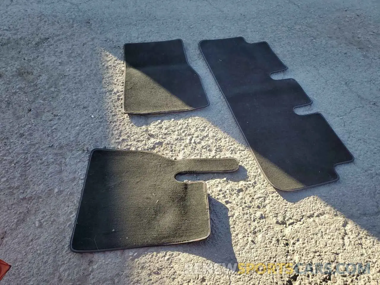14 Photograph of a damaged car 5YJSA1E65MF435922 TESLA MODEL S 2021