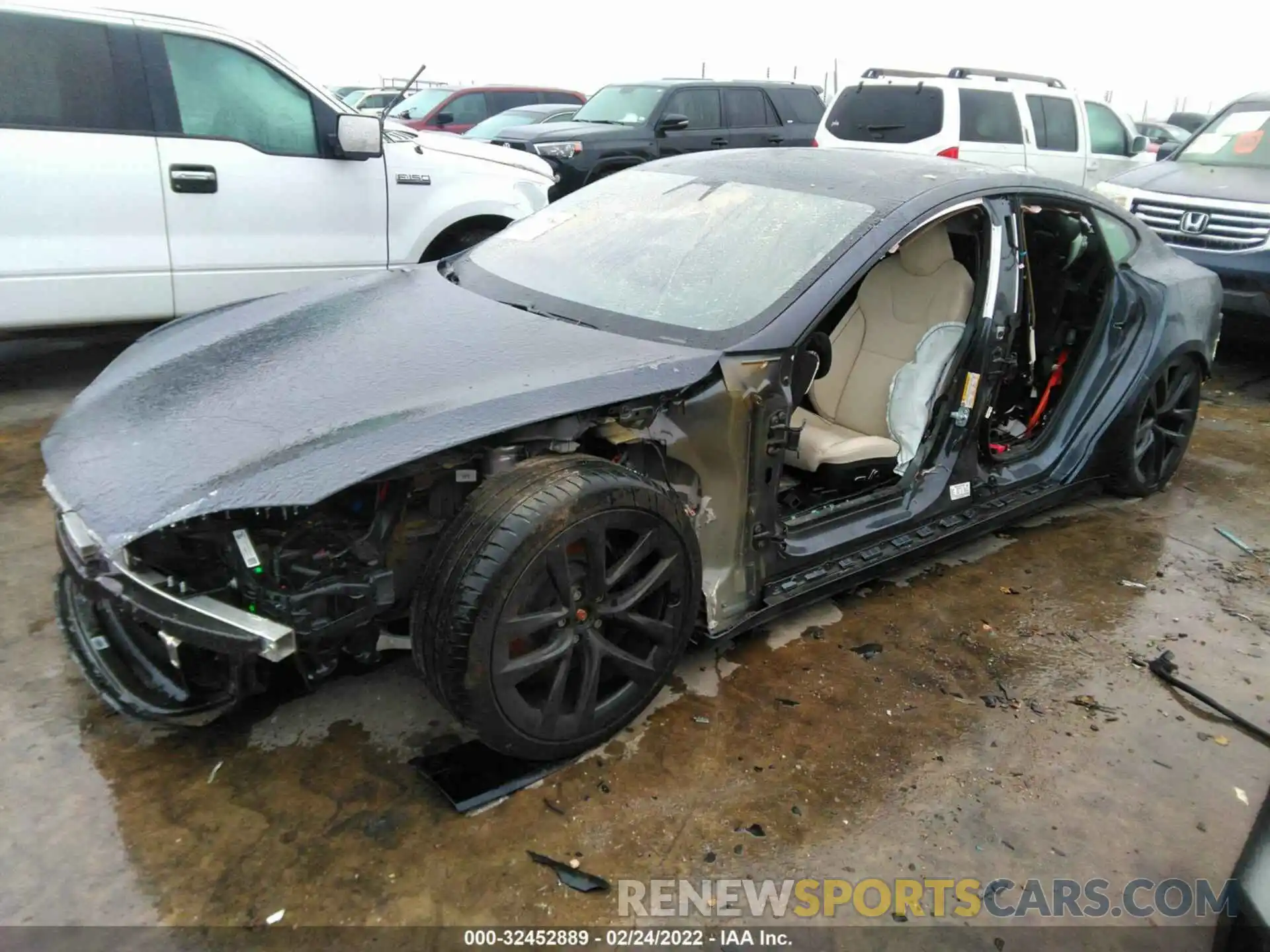 2 Photograph of a damaged car 5YJSA1E66MF433483 TESLA MODEL S 2021