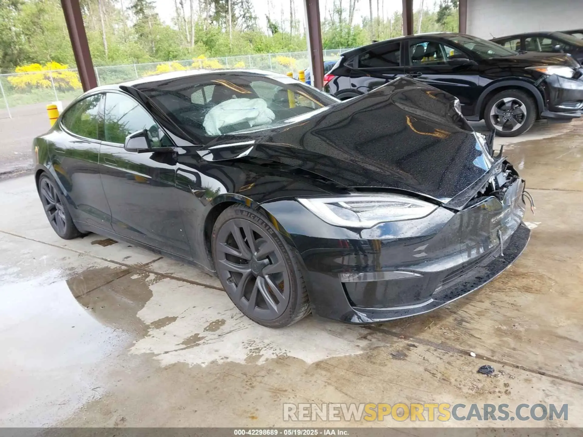 1 Photograph of a damaged car 5YJSA1E66MF434066 TESLA MODEL S 2021