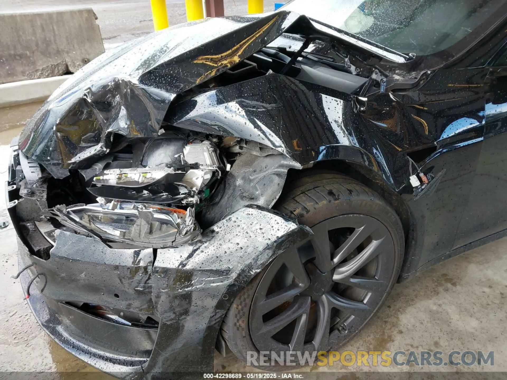 6 Photograph of a damaged car 5YJSA1E66MF434066 TESLA MODEL S 2021