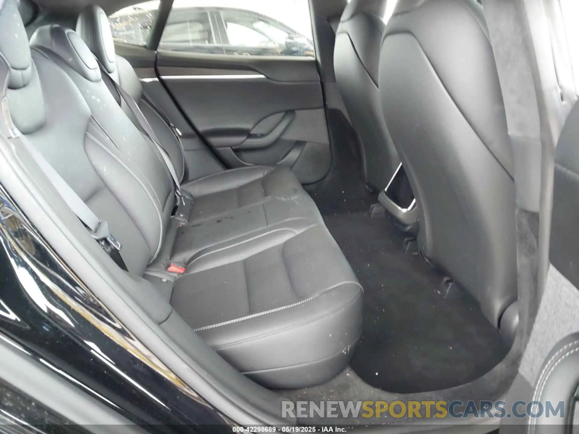 8 Photograph of a damaged car 5YJSA1E66MF434066 TESLA MODEL S 2021