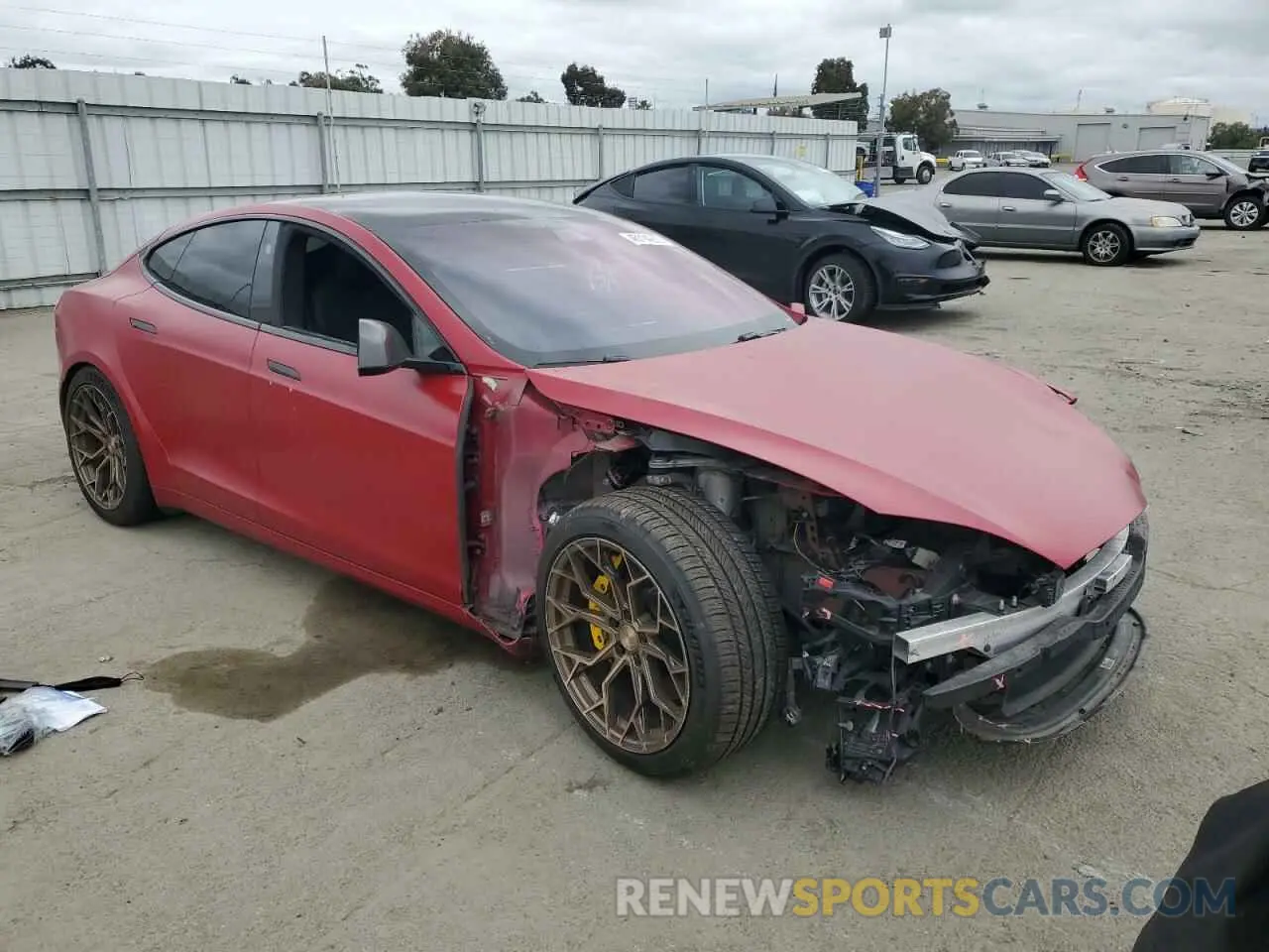 4 Photograph of a damaged car 5YJSA1E66MF436089 TESLA MODEL S 2021