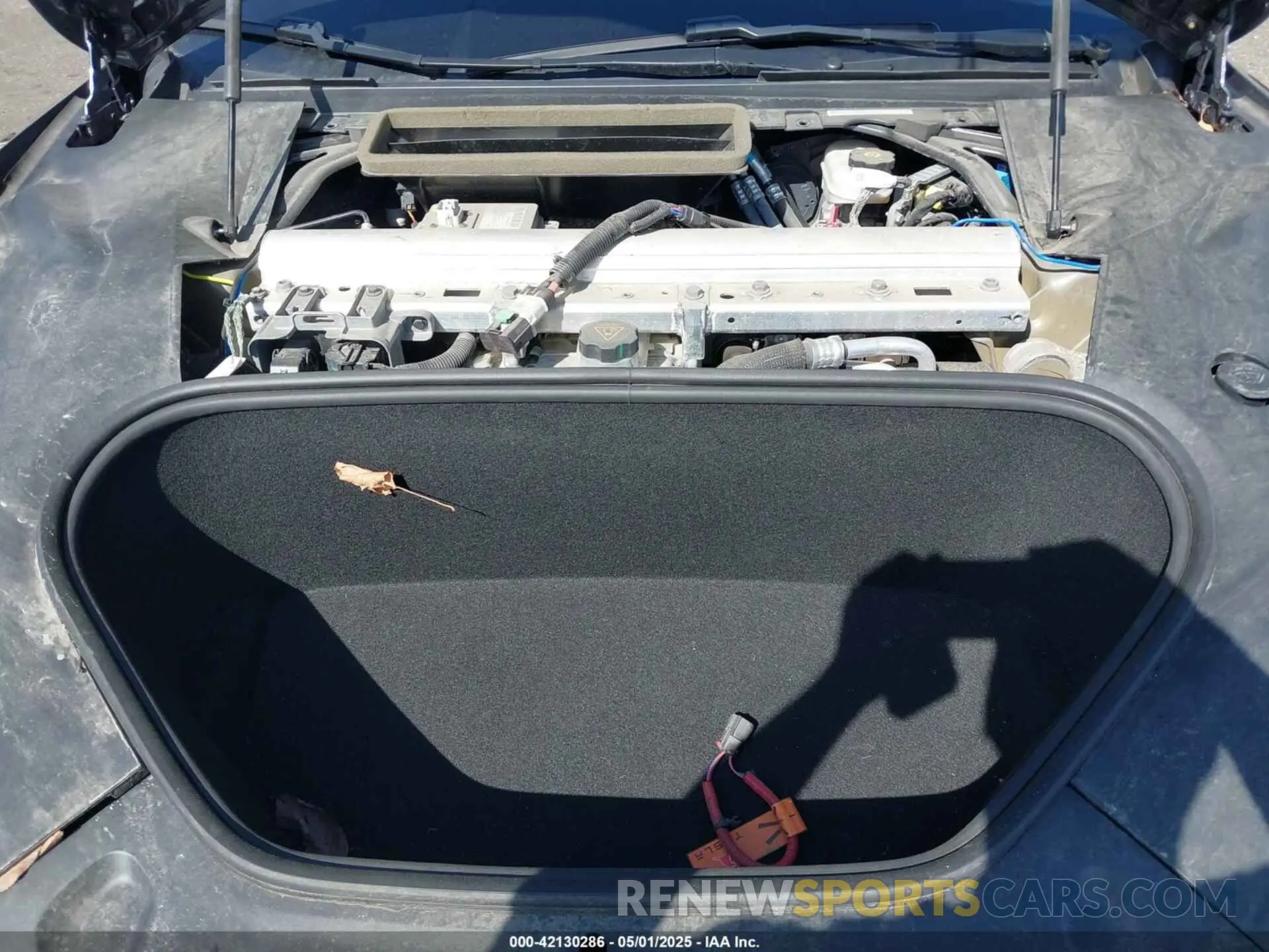 10 Photograph of a damaged car 5YJSA1E66MF456357 TESLA MODEL S 2021