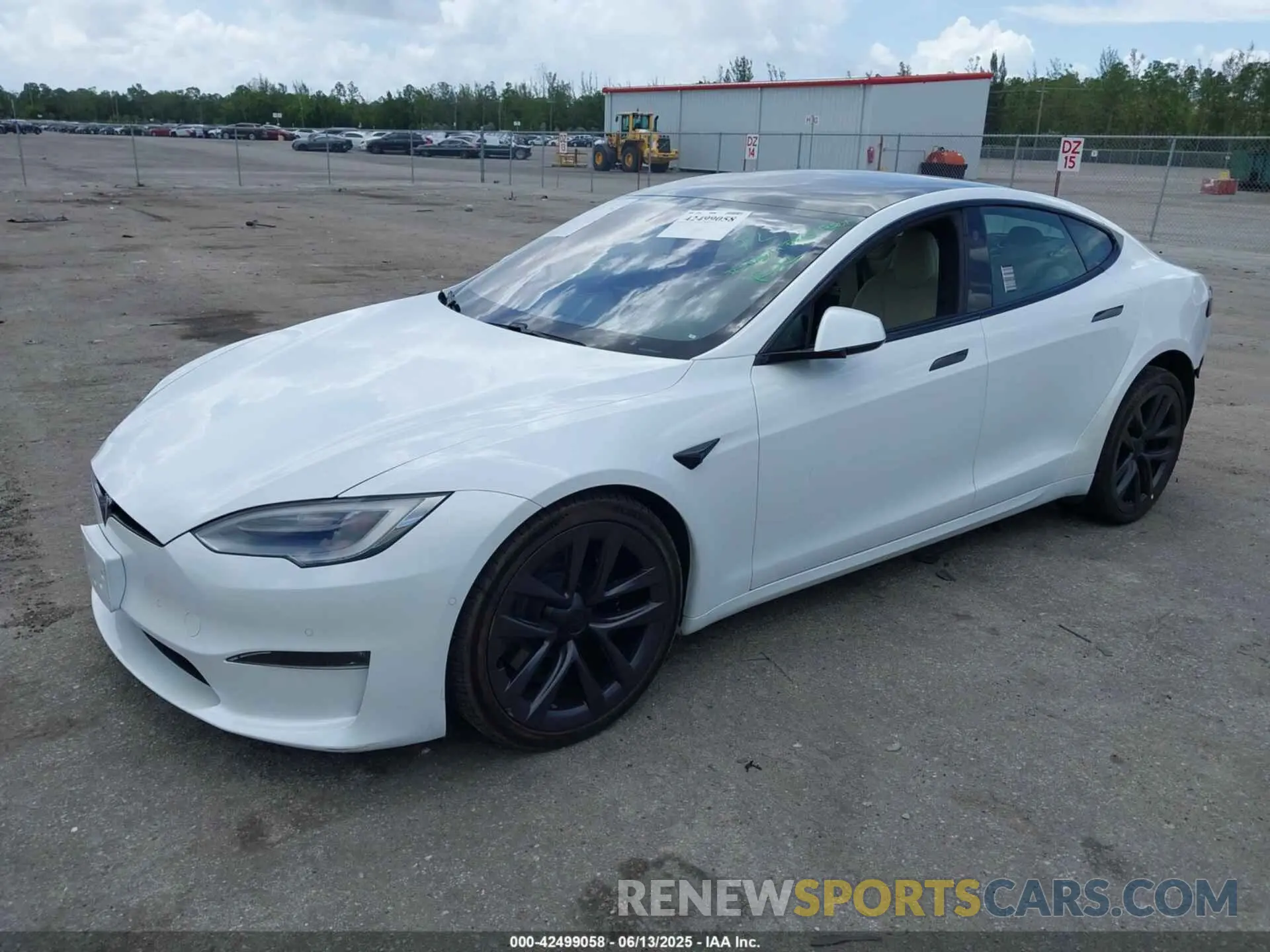 2 Photograph of a damaged car 5YJSA1E67MF436814 TESLA MODEL S 2021