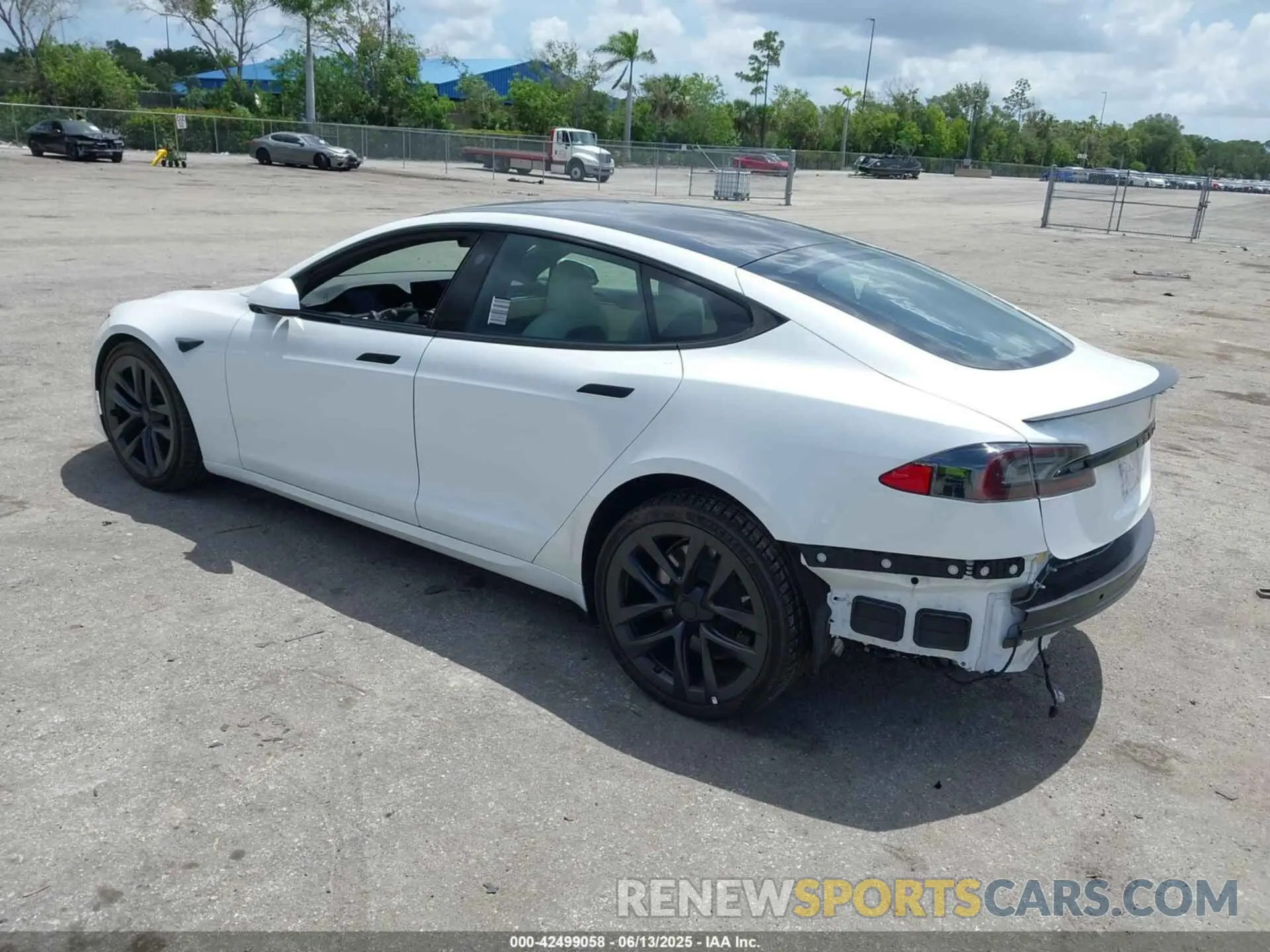 3 Photograph of a damaged car 5YJSA1E67MF436814 TESLA MODEL S 2021