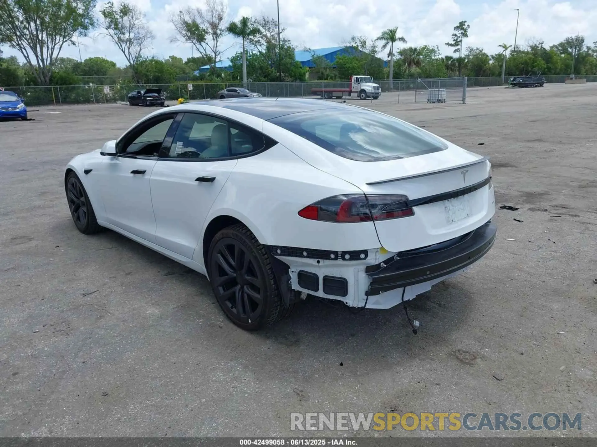6 Photograph of a damaged car 5YJSA1E67MF436814 TESLA MODEL S 2021