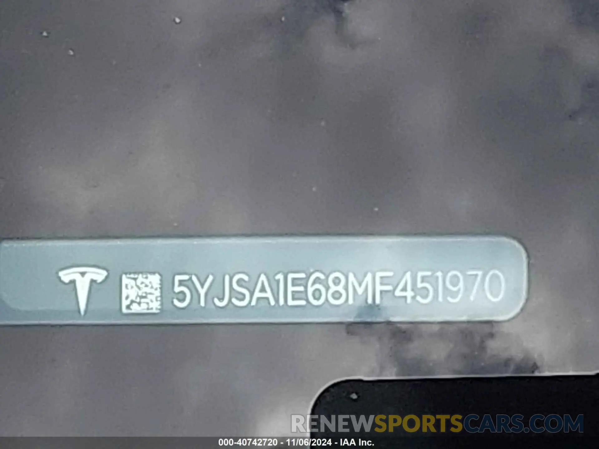 9 Photograph of a damaged car 5YJSA1E68MF451970 TESLA MODEL S 2021