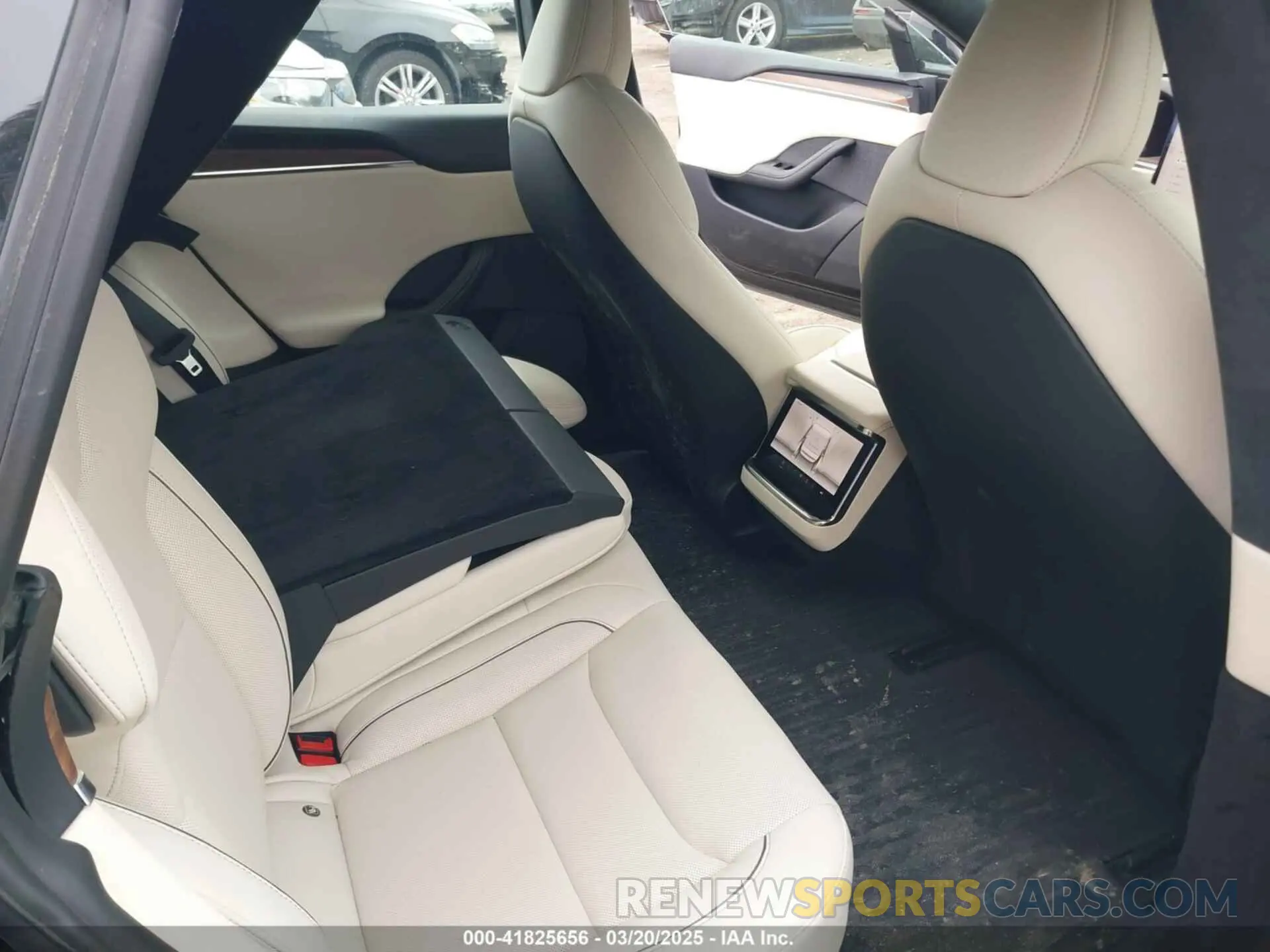8 Photograph of a damaged car 5YJSA1E69MF439147 TESLA MODEL S 2021