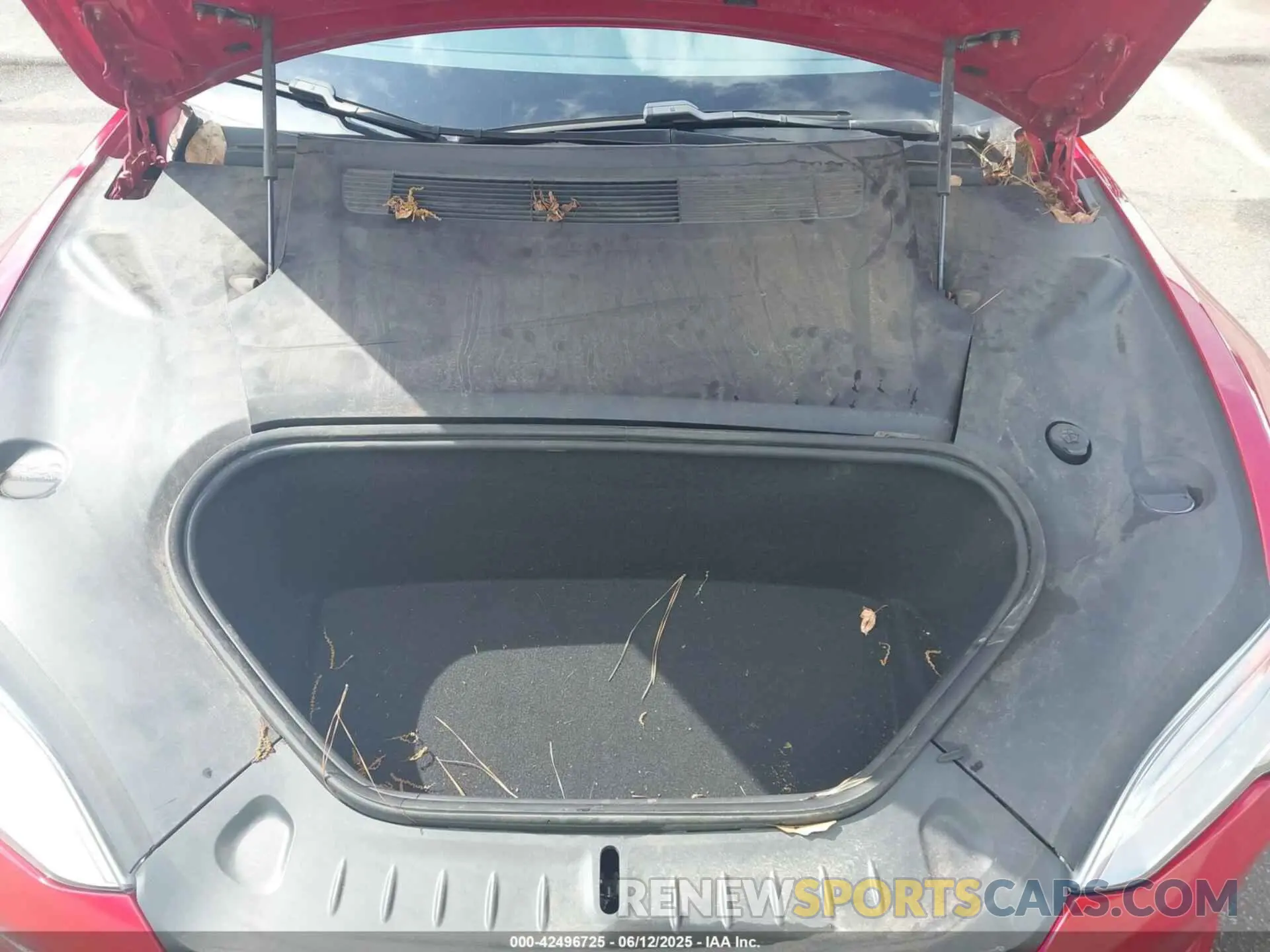 10 Photograph of a damaged car 5YJSA1E69MF439987 TESLA MODEL S 2021