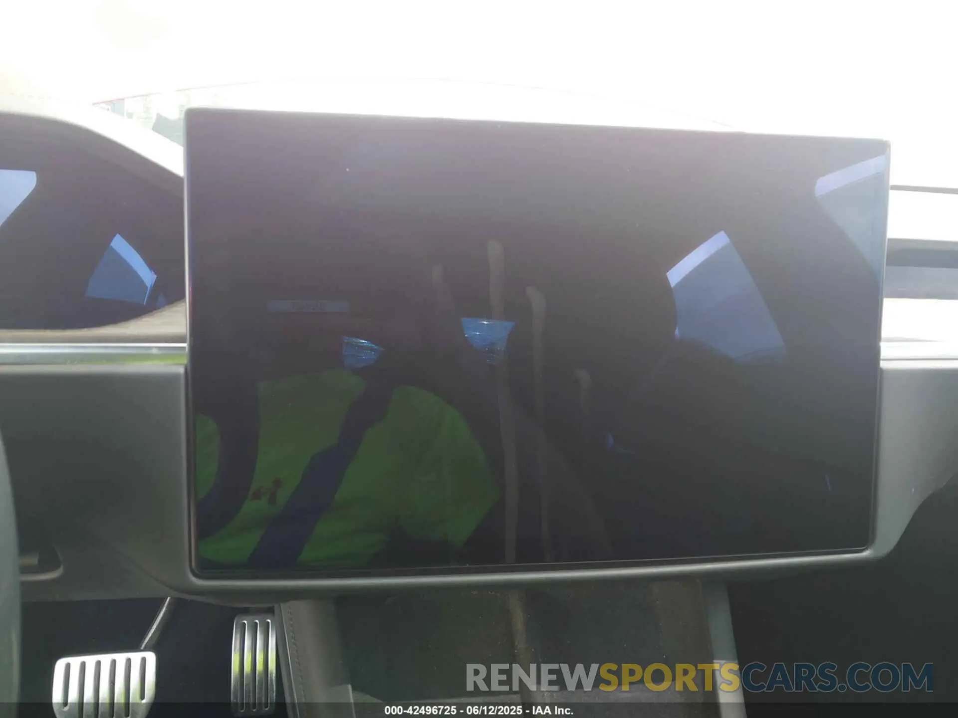 18 Photograph of a damaged car 5YJSA1E69MF439987 TESLA MODEL S 2021