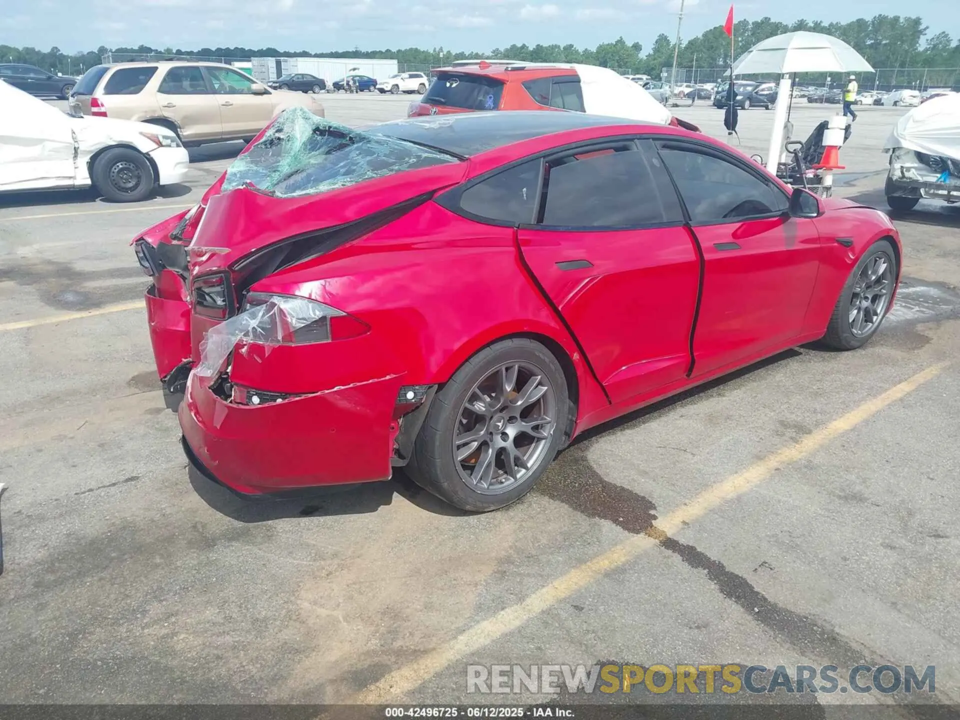 4 Photograph of a damaged car 5YJSA1E69MF439987 TESLA MODEL S 2021