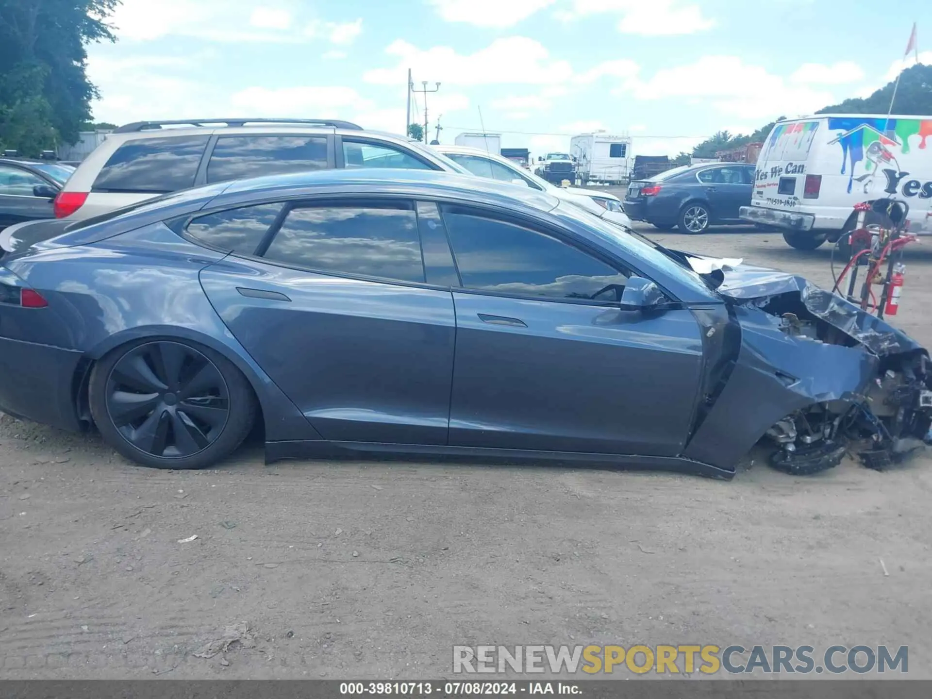 12 Photograph of a damaged car 5YJSA1E69MF442680 TESLA MODEL S 2021