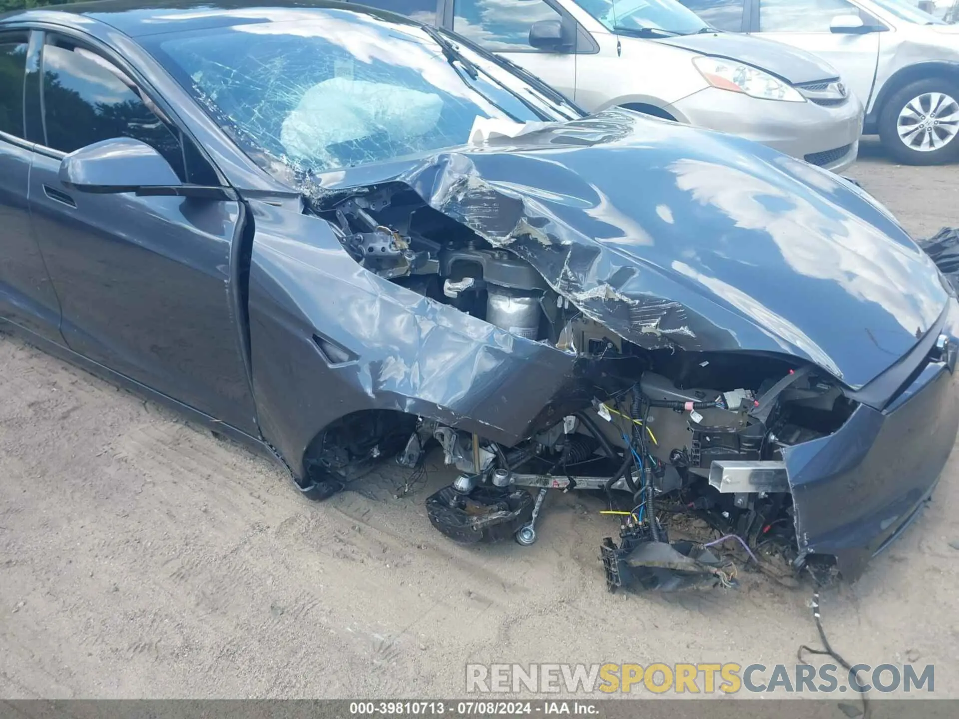 6 Photograph of a damaged car 5YJSA1E69MF442680 TESLA MODEL S 2021