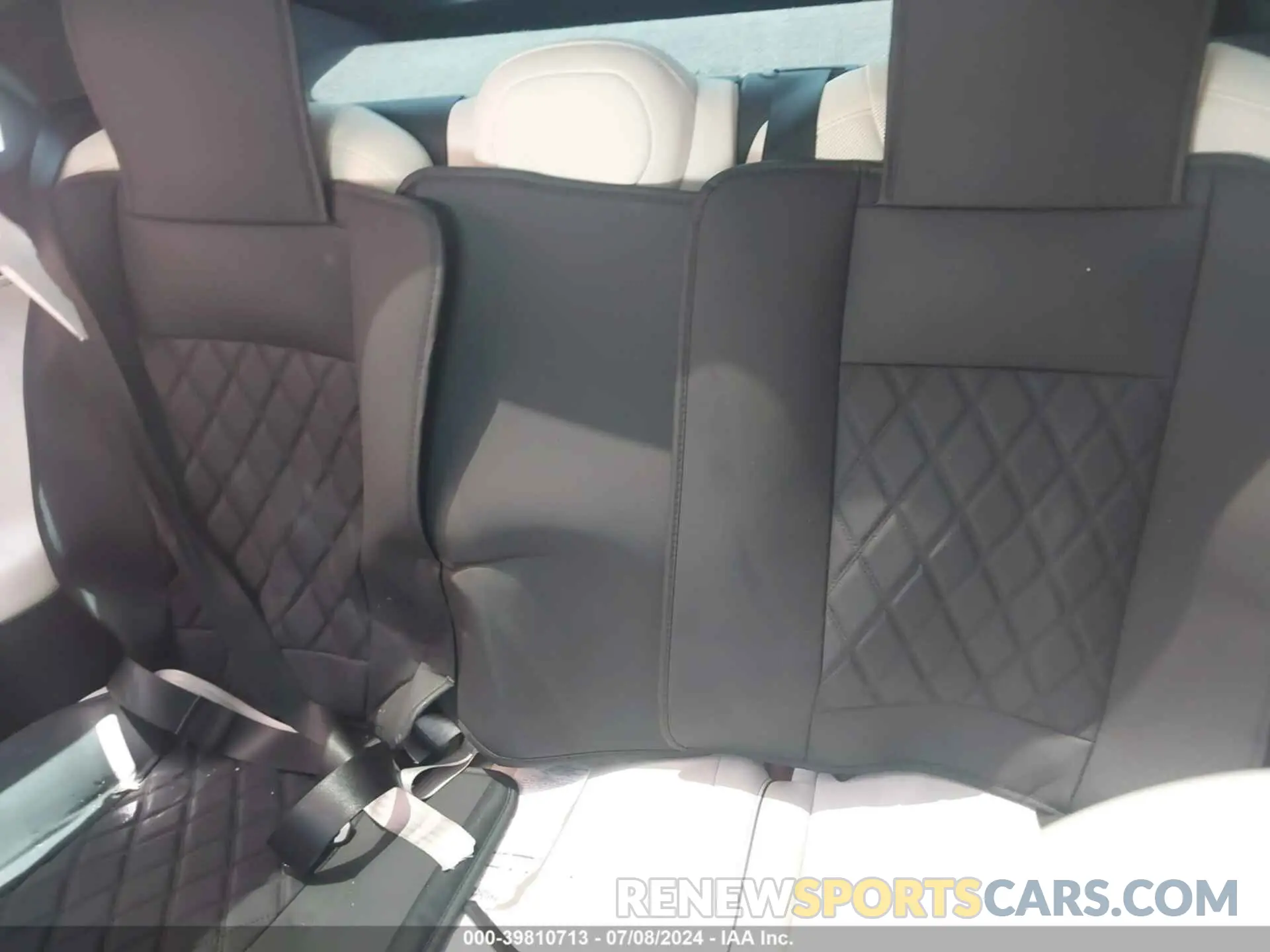 8 Photograph of a damaged car 5YJSA1E69MF442680 TESLA MODEL S 2021