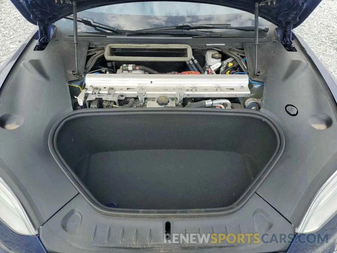 11 Photograph of a damaged car 5YJSA1E69MF451699 TESLA MODEL S 2021