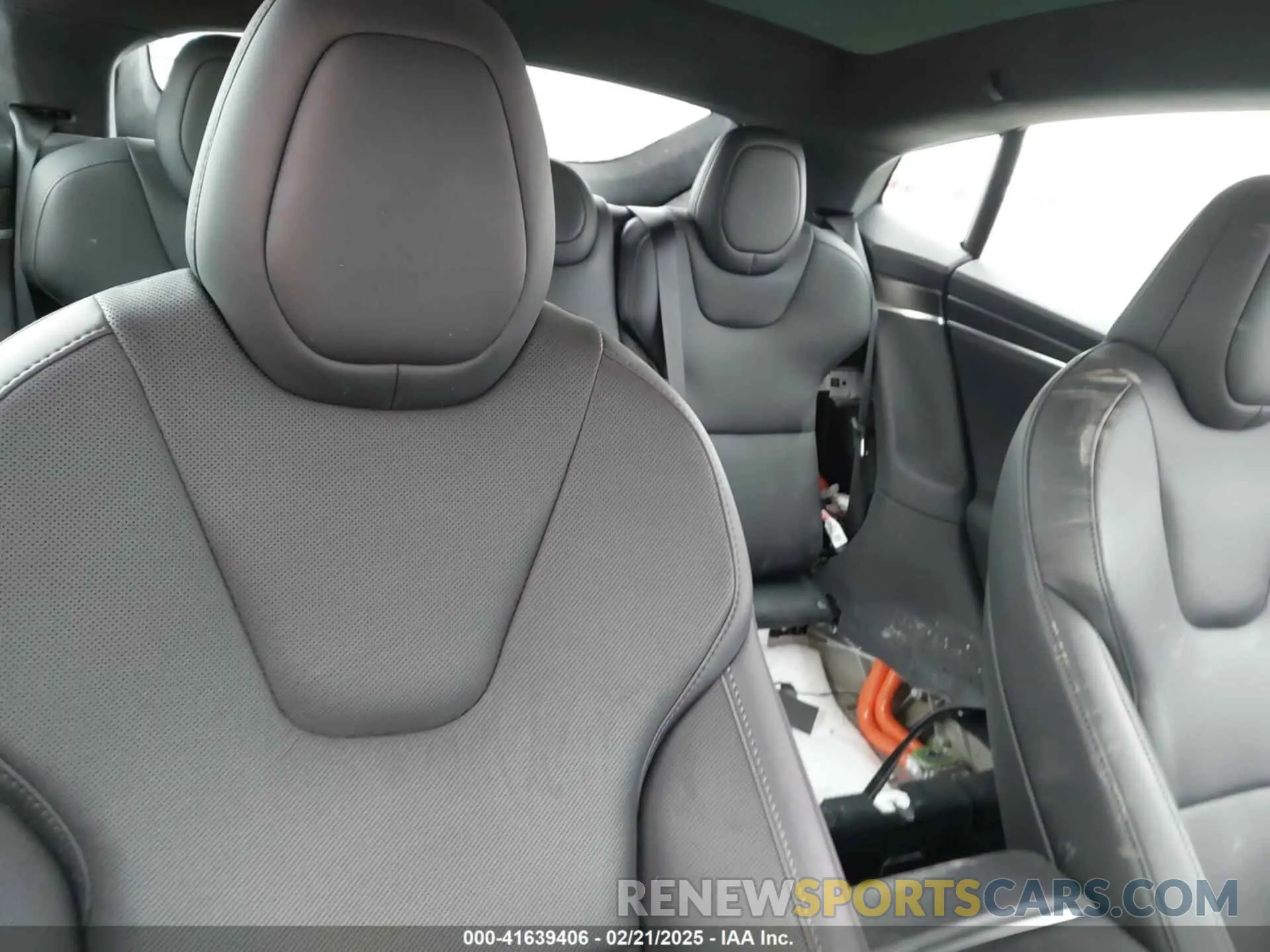 8 Photograph of a damaged car 5YJSA1E69MF452593 TESLA MODEL S 2021