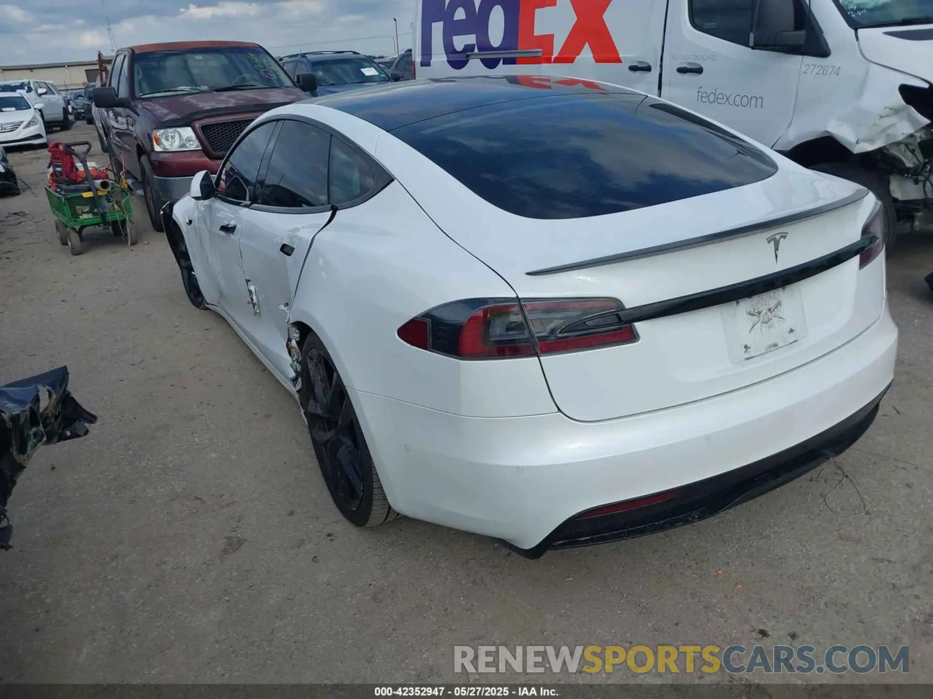 3 Photograph of a damaged car 5YJSA1E6XMF452747 TESLA MODEL S 2021