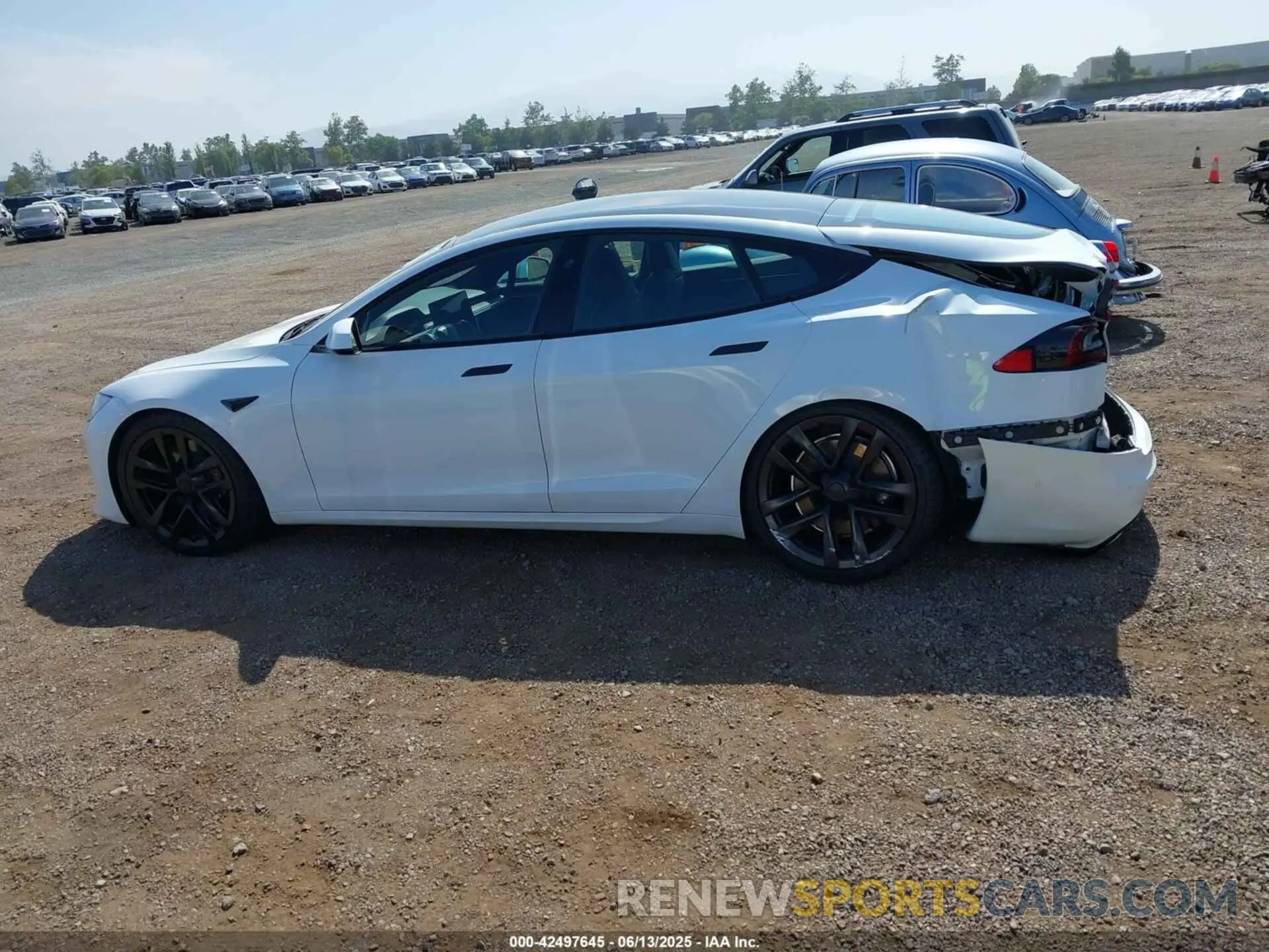 14 Photograph of a damaged car 5YJSA1E50NF459084 TESLA MODEL S 2022