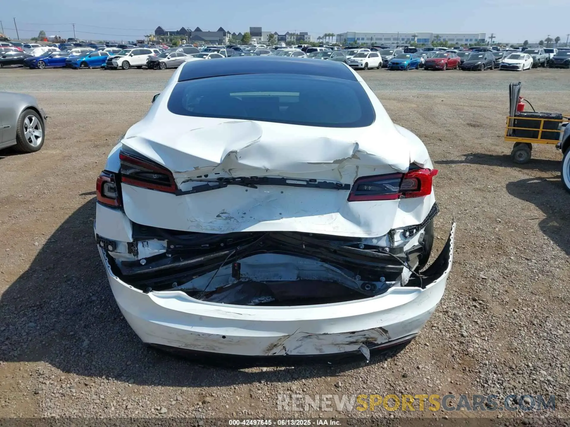 16 Photograph of a damaged car 5YJSA1E50NF459084 TESLA MODEL S 2022