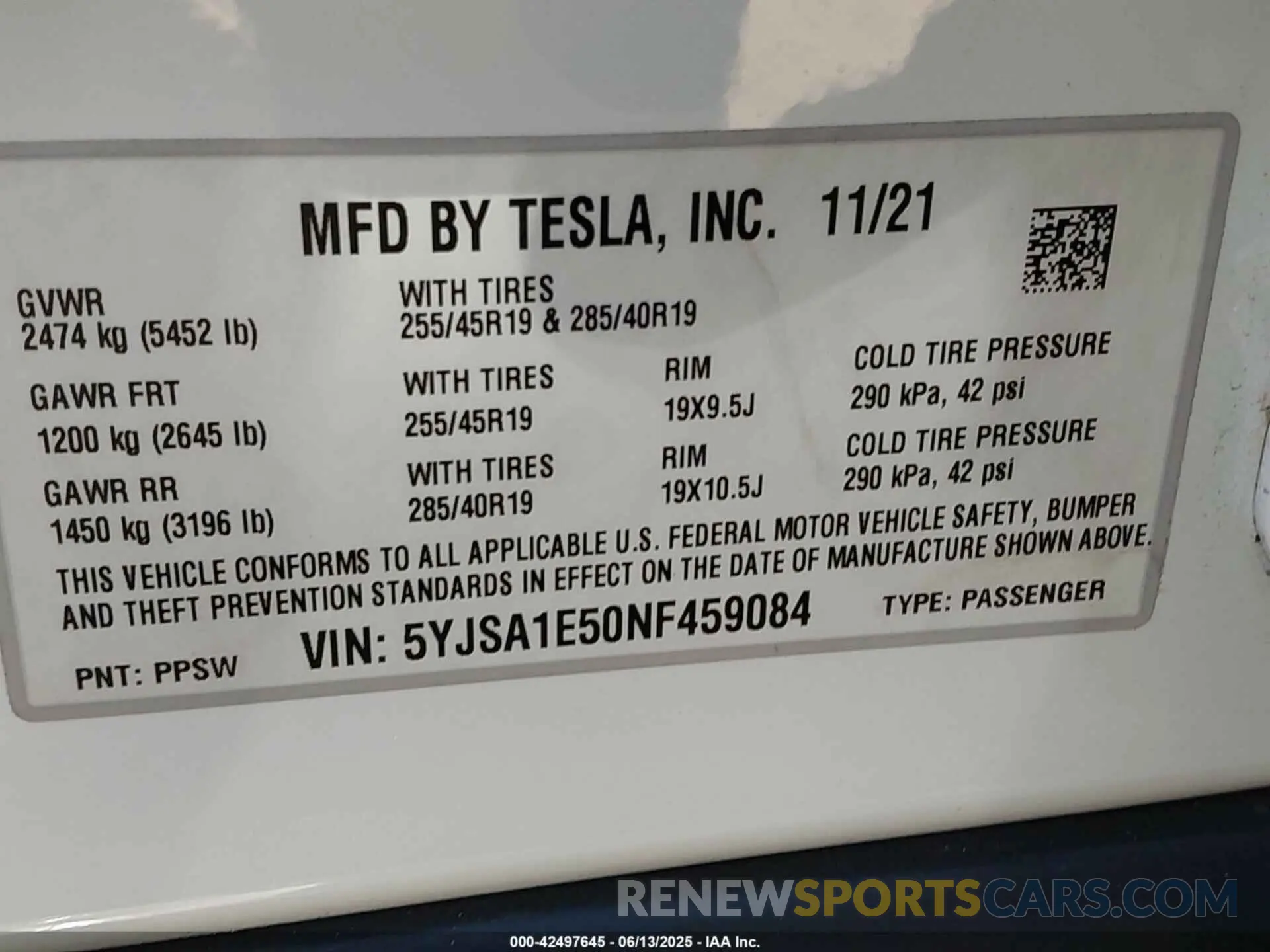 9 Photograph of a damaged car 5YJSA1E50NF459084 TESLA MODEL S 2022