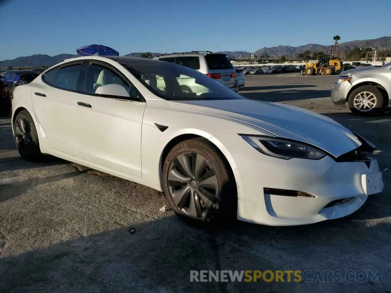 4 Photograph of a damaged car 5YJSA1E50NF467489 TESLA MODEL S 2022