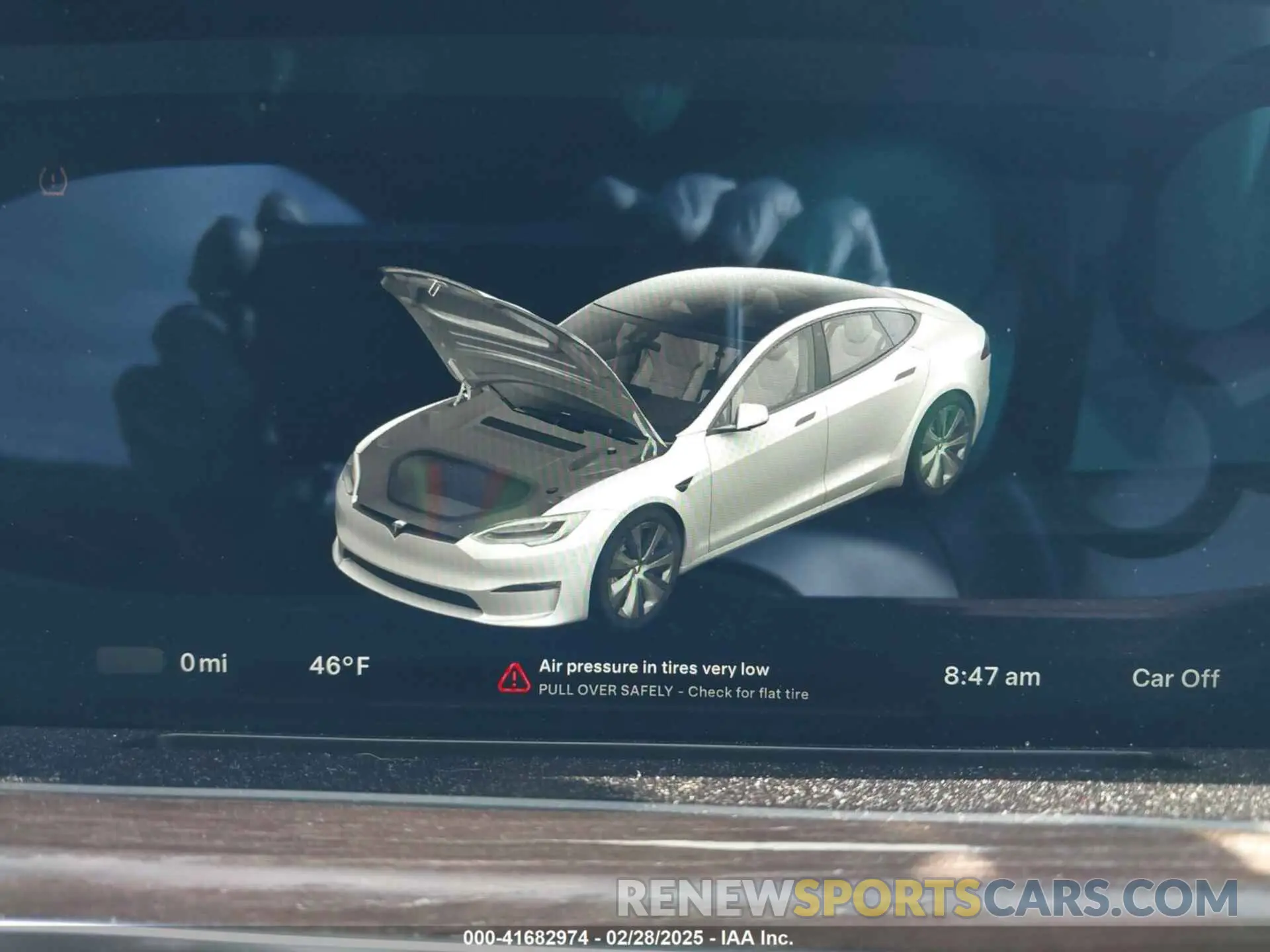16 Photograph of a damaged car 5YJSA1E50NF469579 TESLA MODEL S 2022