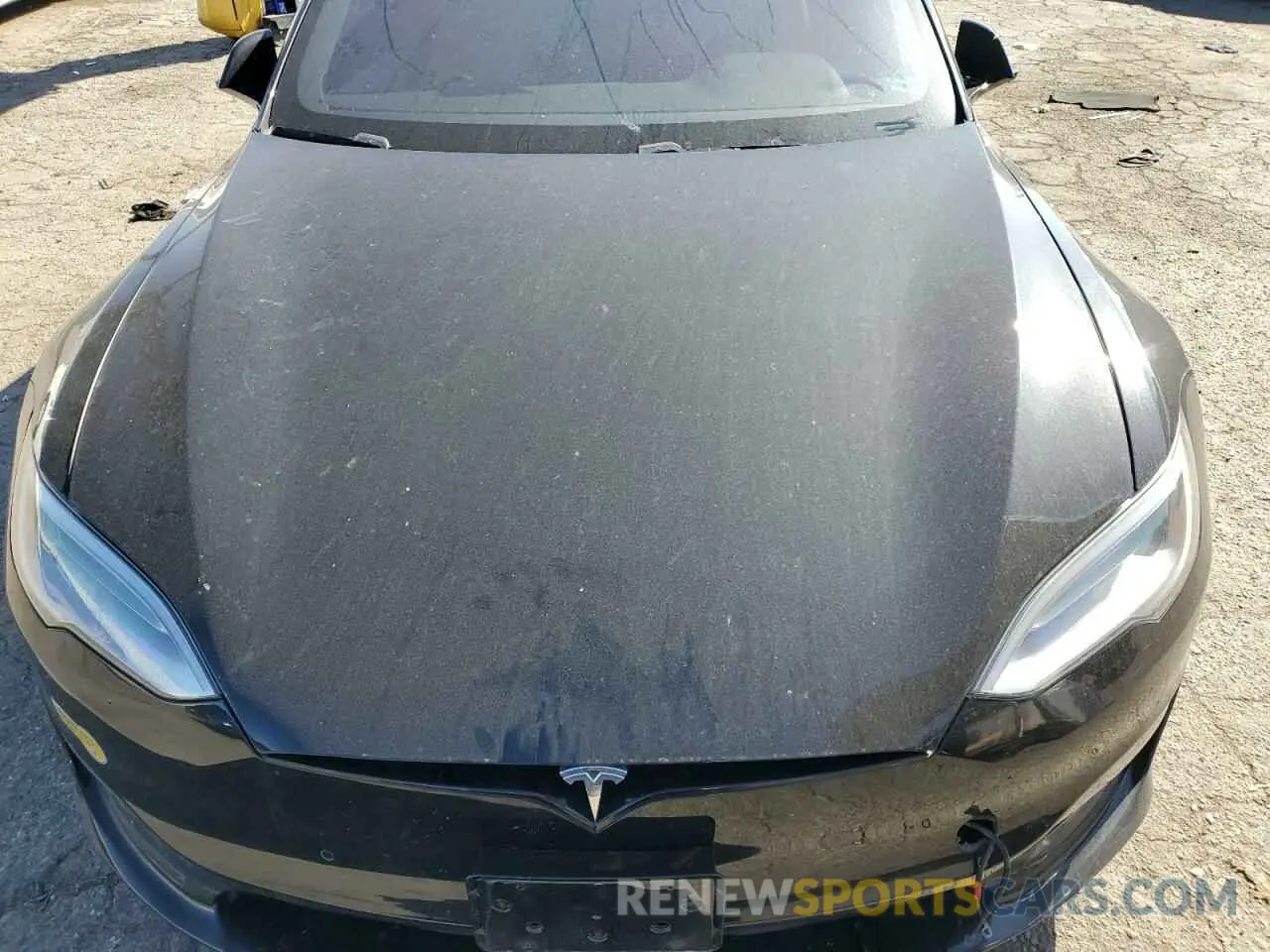 11 Photograph of a damaged car 5YJSA1E50NF470067 TESLA MODEL S 2022