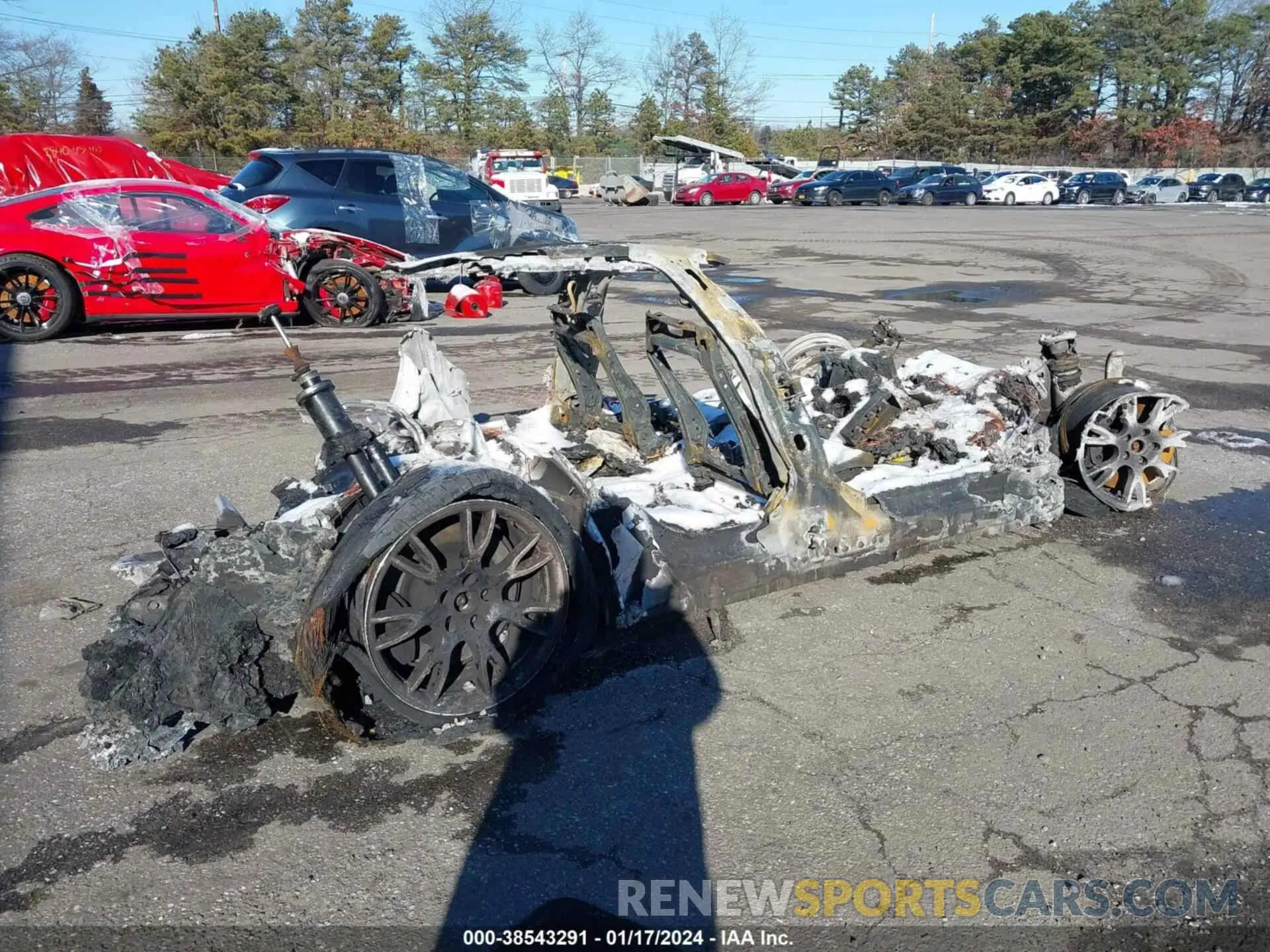 4 Photograph of a damaged car 5YJSA1E50NF470988 TESLA MODEL S 2022