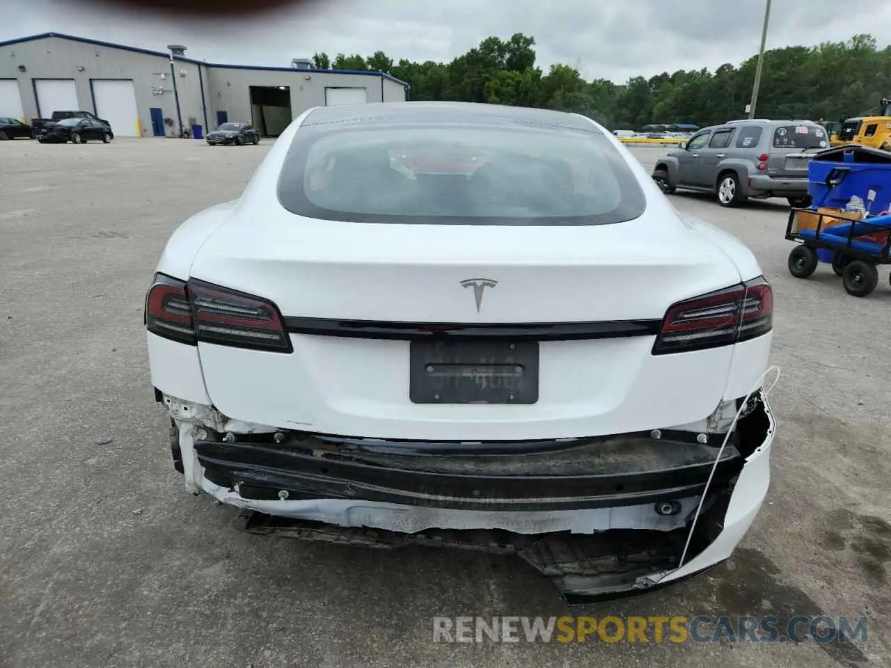 6 Photograph of a damaged car 5YJSA1E50NF476127 TESLA MODEL S 2022