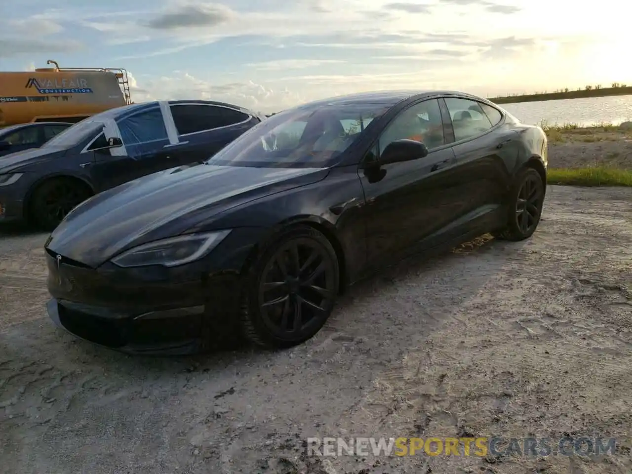 2 Photograph of a damaged car 5YJSA1E50NF487368 TESLA MODEL S 2022