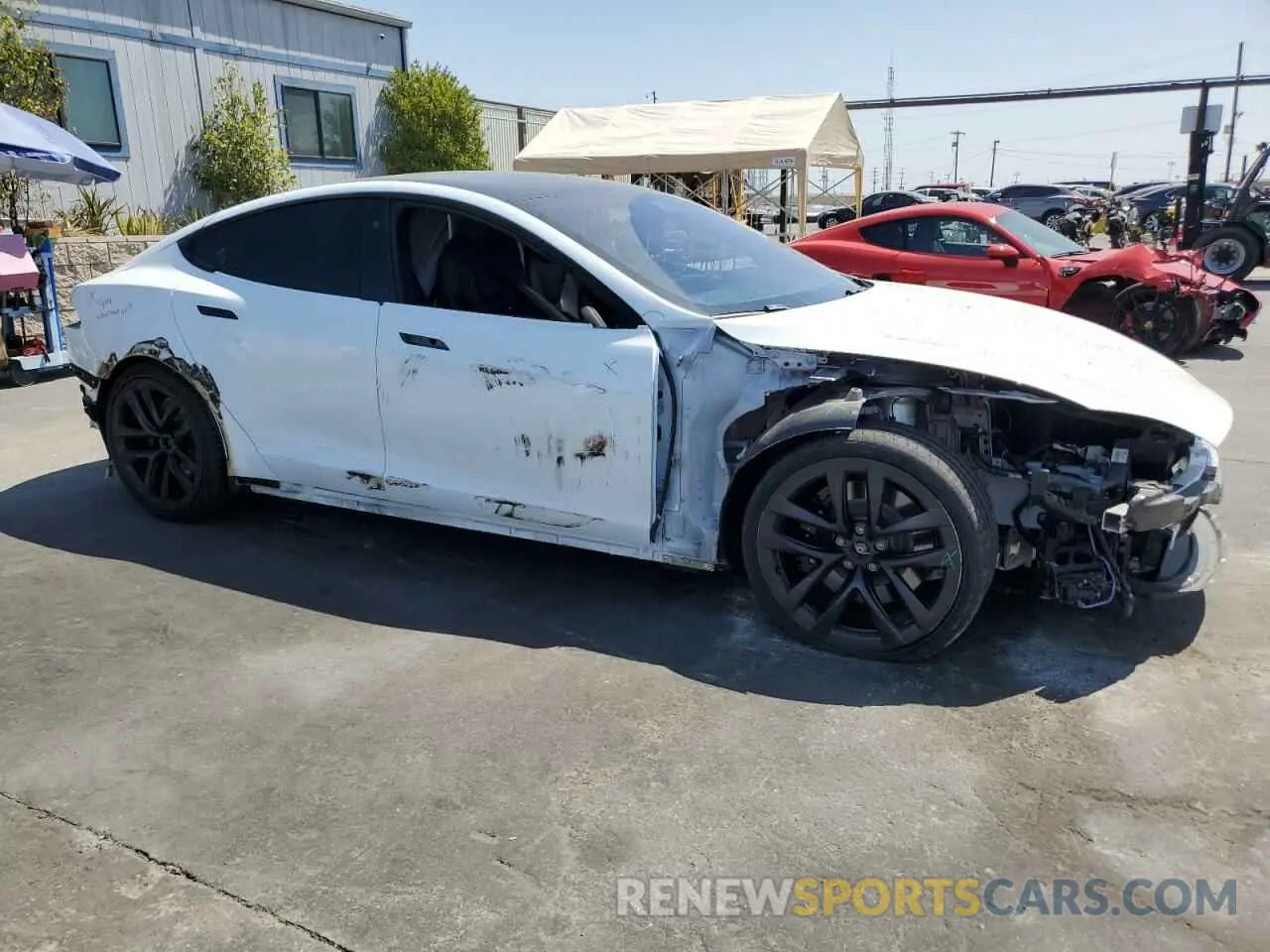 4 Photograph of a damaged car 5YJSA1E50NF491677 TESLA MODEL S 2022
