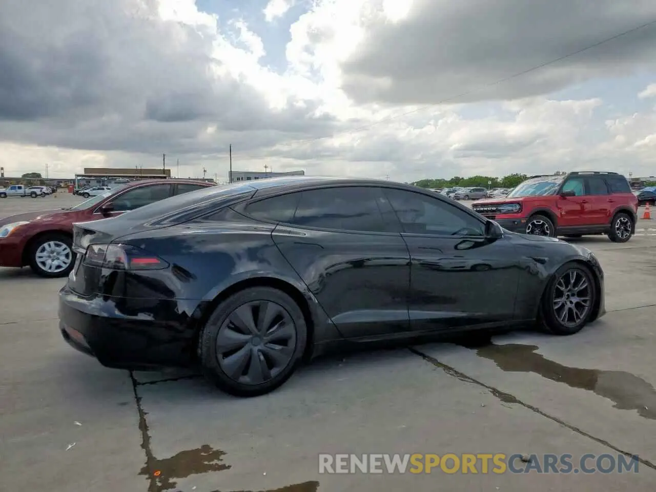 3 Photograph of a damaged car 5YJSA1E50NF492117 TESLA MODEL S 2022