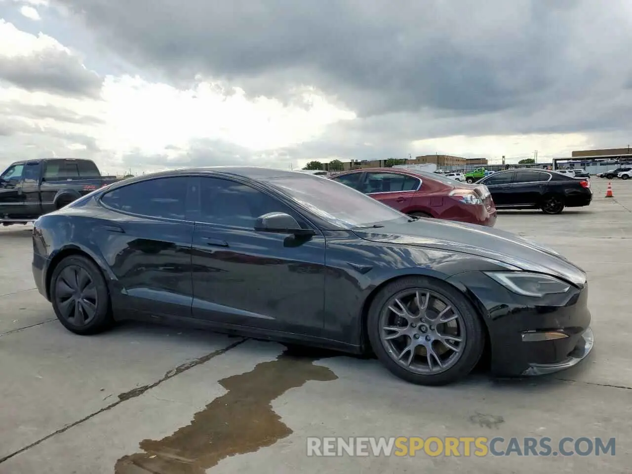 4 Photograph of a damaged car 5YJSA1E50NF492117 TESLA MODEL S 2022
