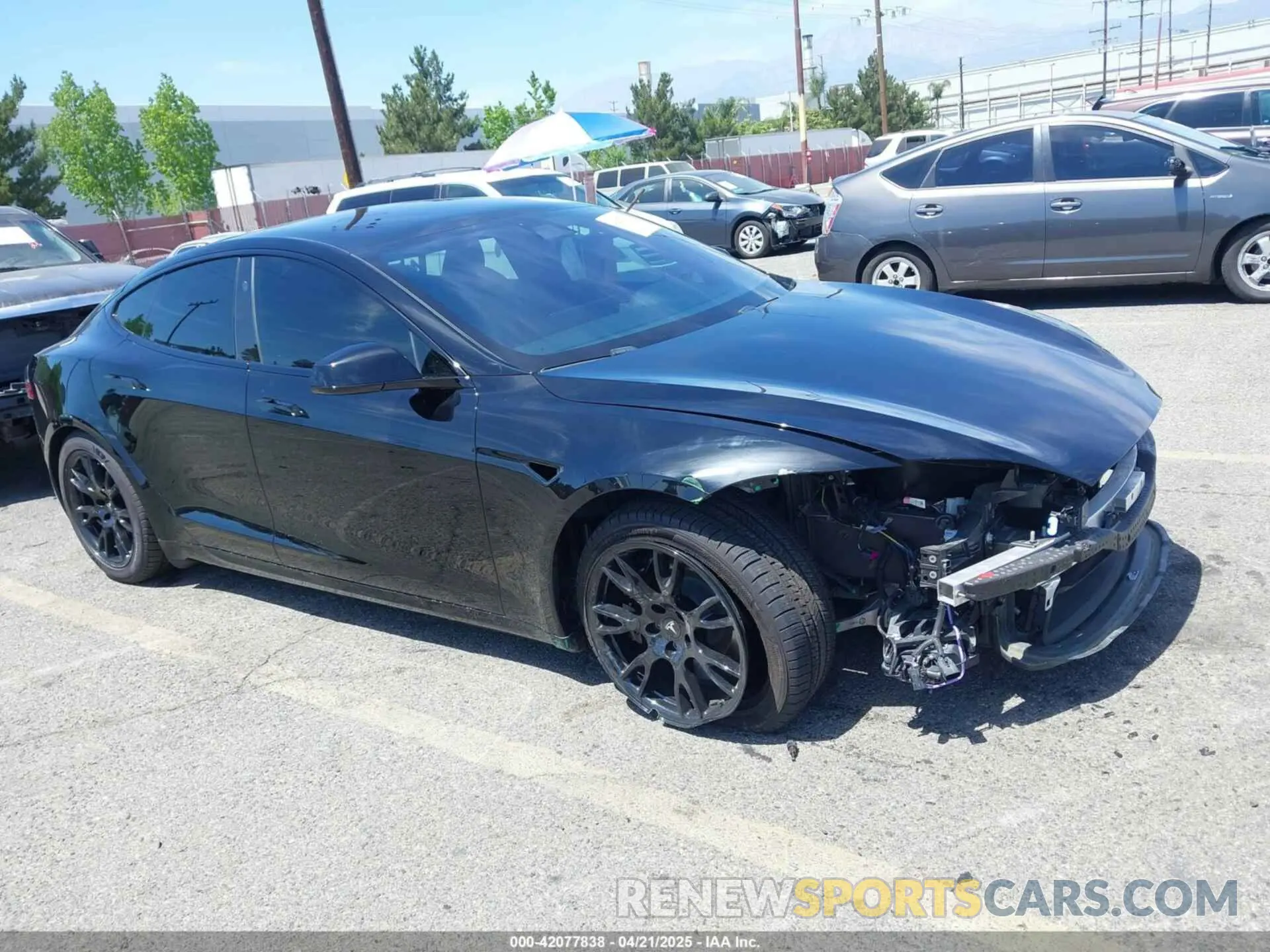 1 Photograph of a damaged car 5YJSA1E51NF464231 TESLA MODEL S 2022
