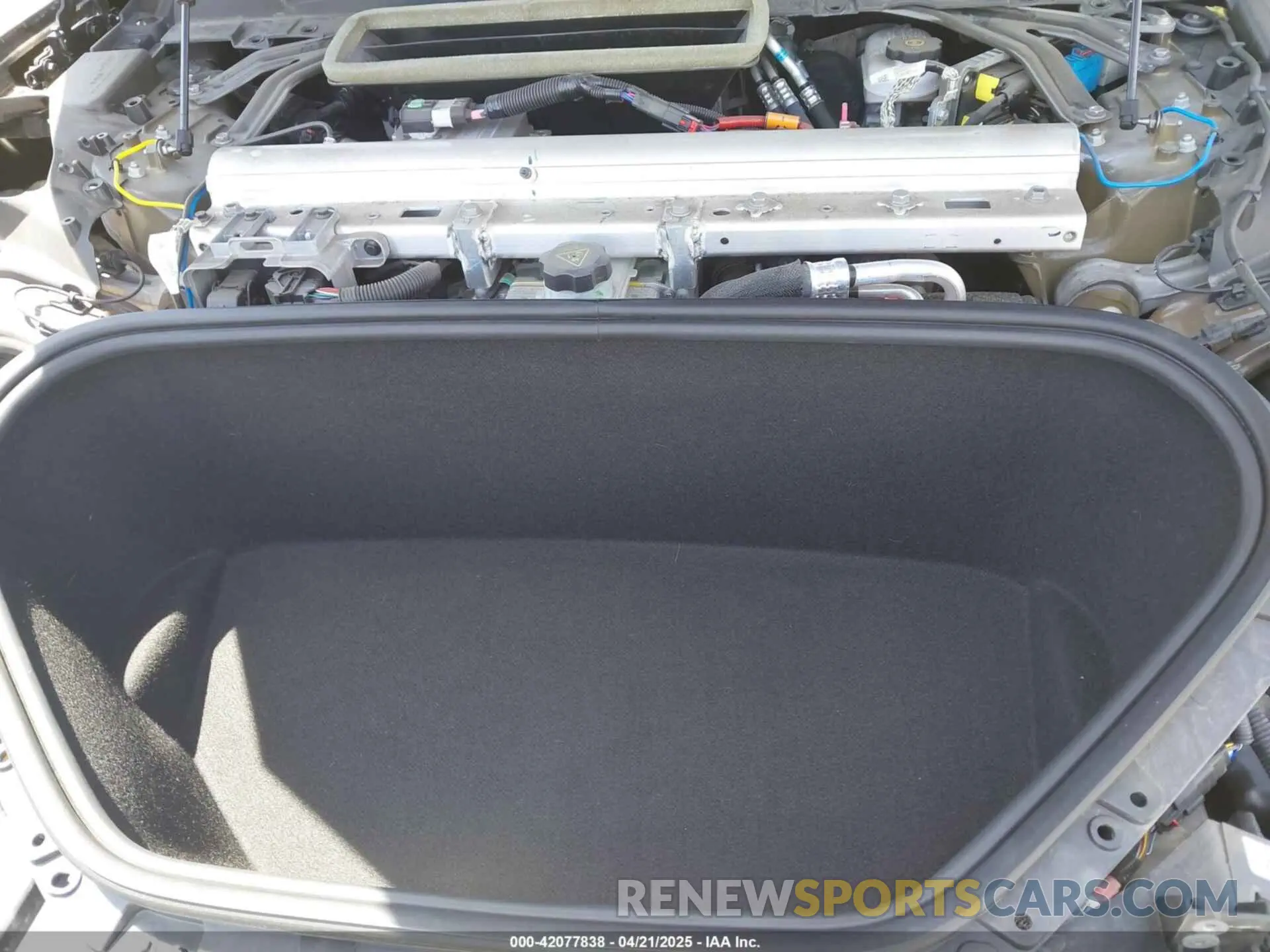 10 Photograph of a damaged car 5YJSA1E51NF464231 TESLA MODEL S 2022