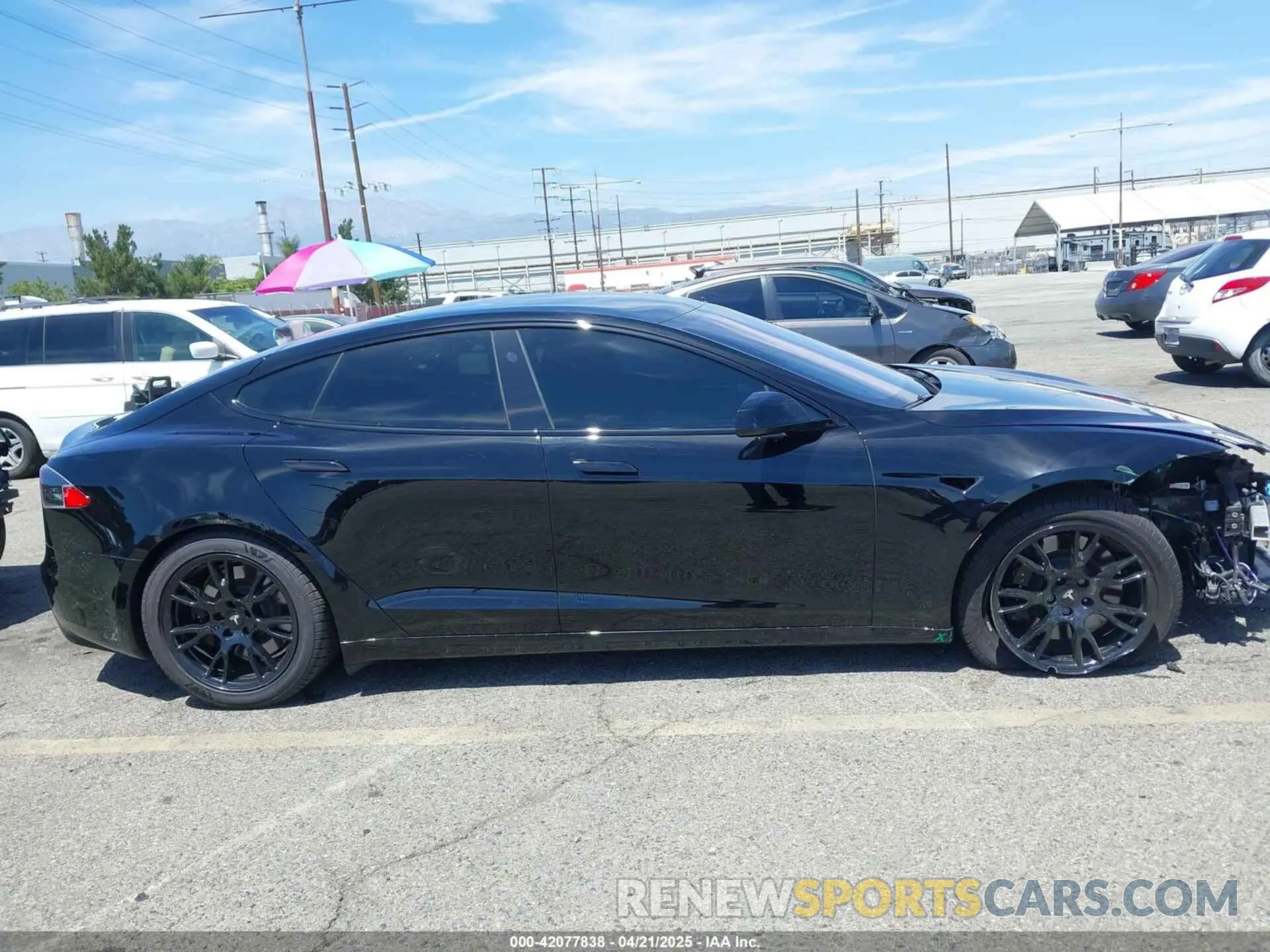 14 Photograph of a damaged car 5YJSA1E51NF464231 TESLA MODEL S 2022