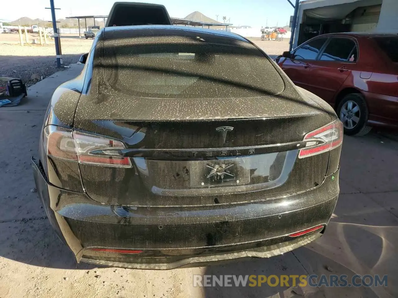 6 Photograph of a damaged car 5YJSA1E51NF464763 TESLA MODEL S 2022
