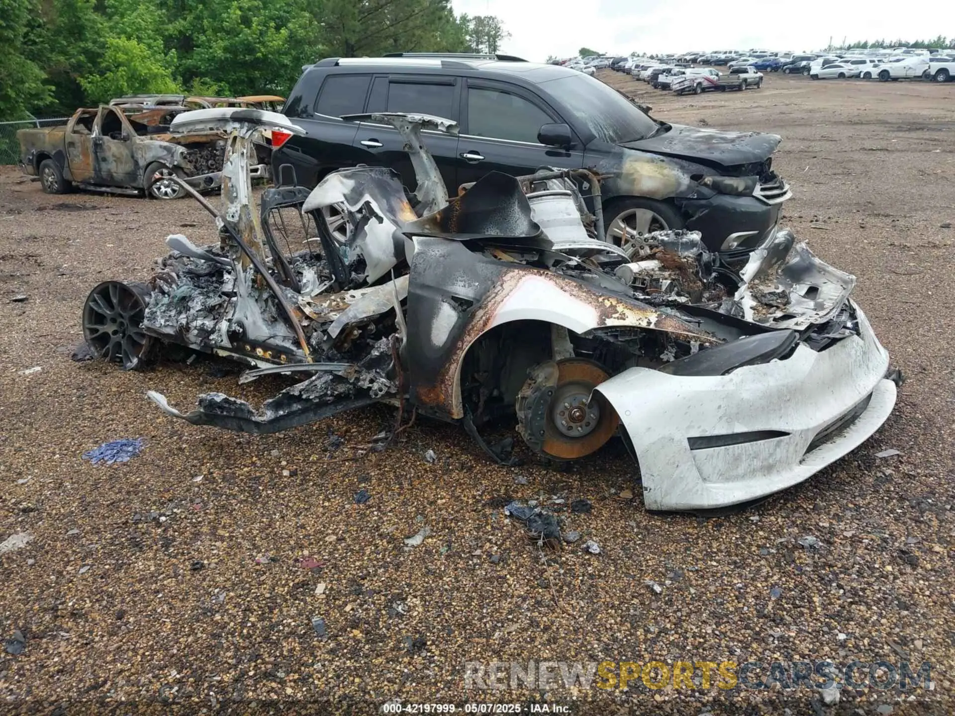 1 Photograph of a damaged car 5YJSA1E51NF465069 TESLA MODEL S 2022