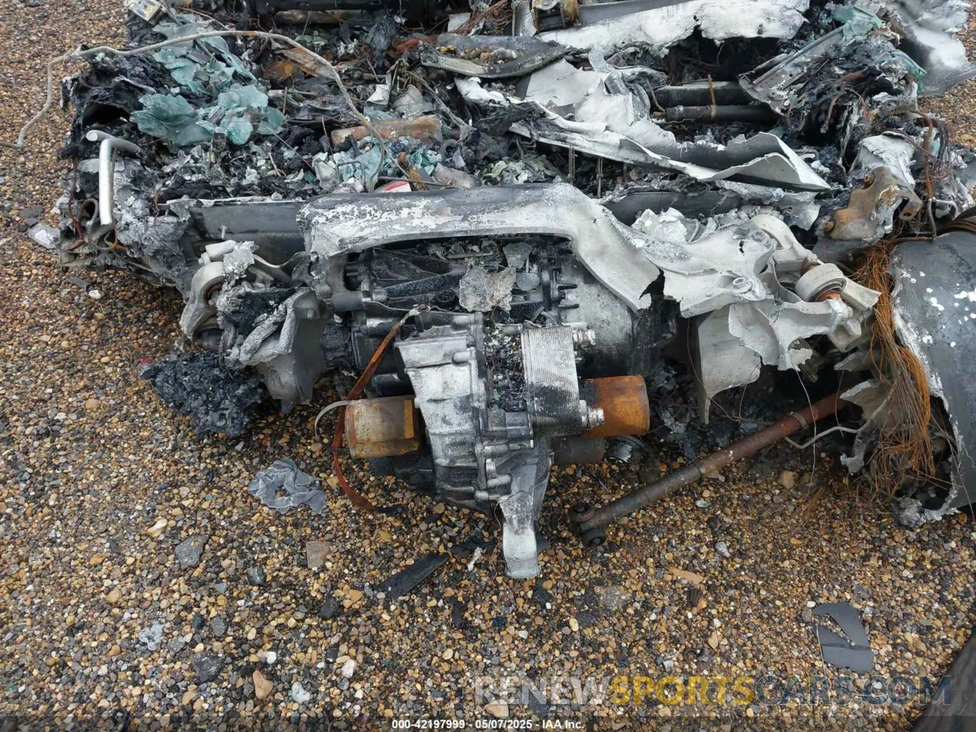 10 Photograph of a damaged car 5YJSA1E51NF465069 TESLA MODEL S 2022