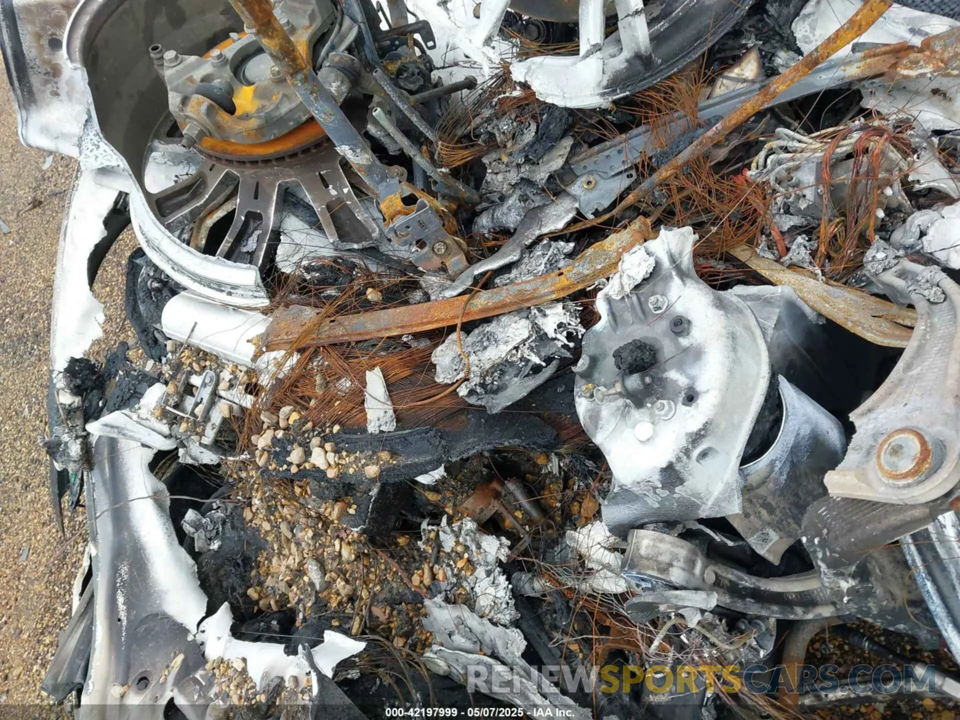 9 Photograph of a damaged car 5YJSA1E51NF465069 TESLA MODEL S 2022