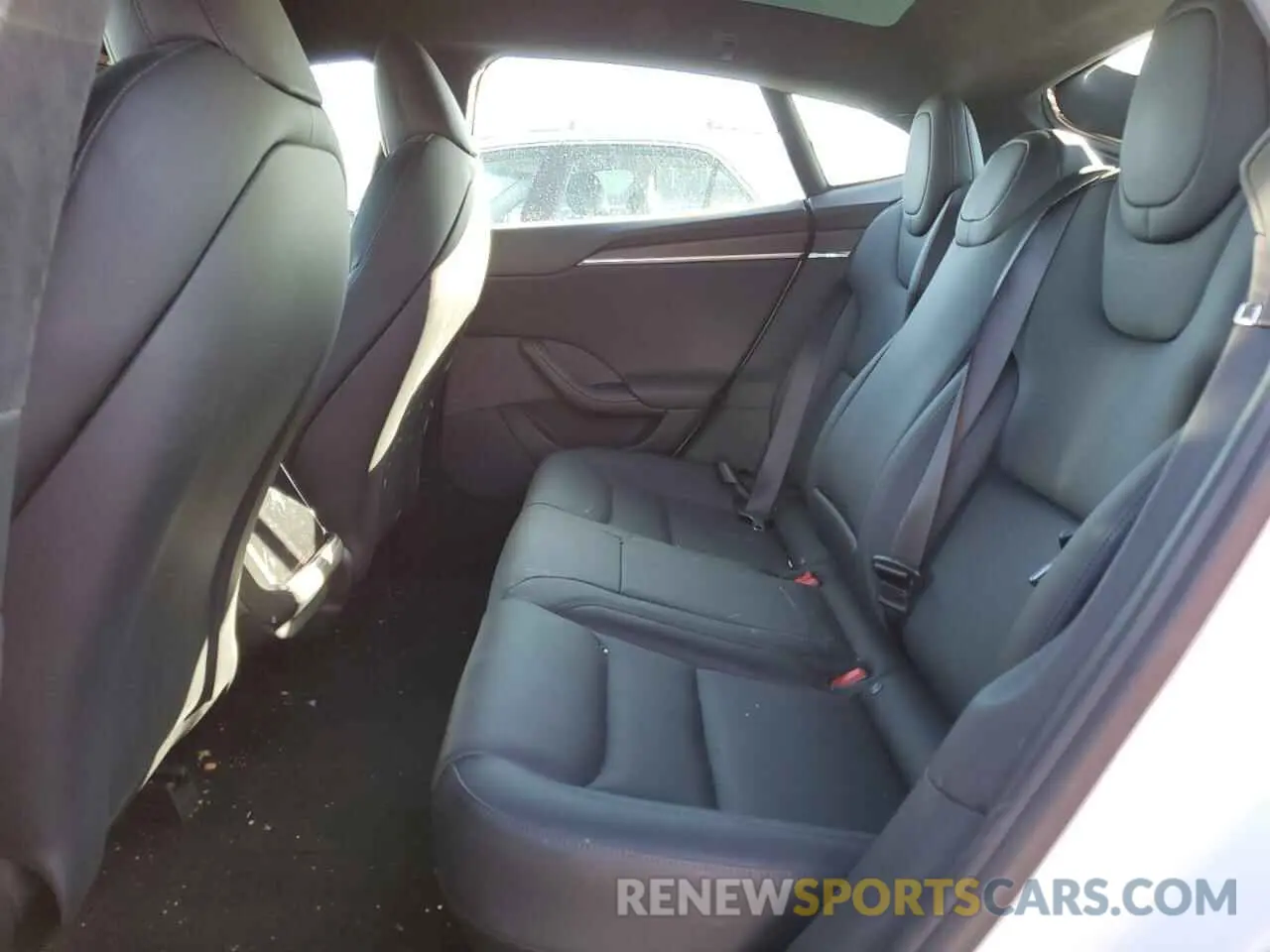 10 Photograph of a damaged car 5YJSA1E51NF470627 TESLA MODEL S 2022