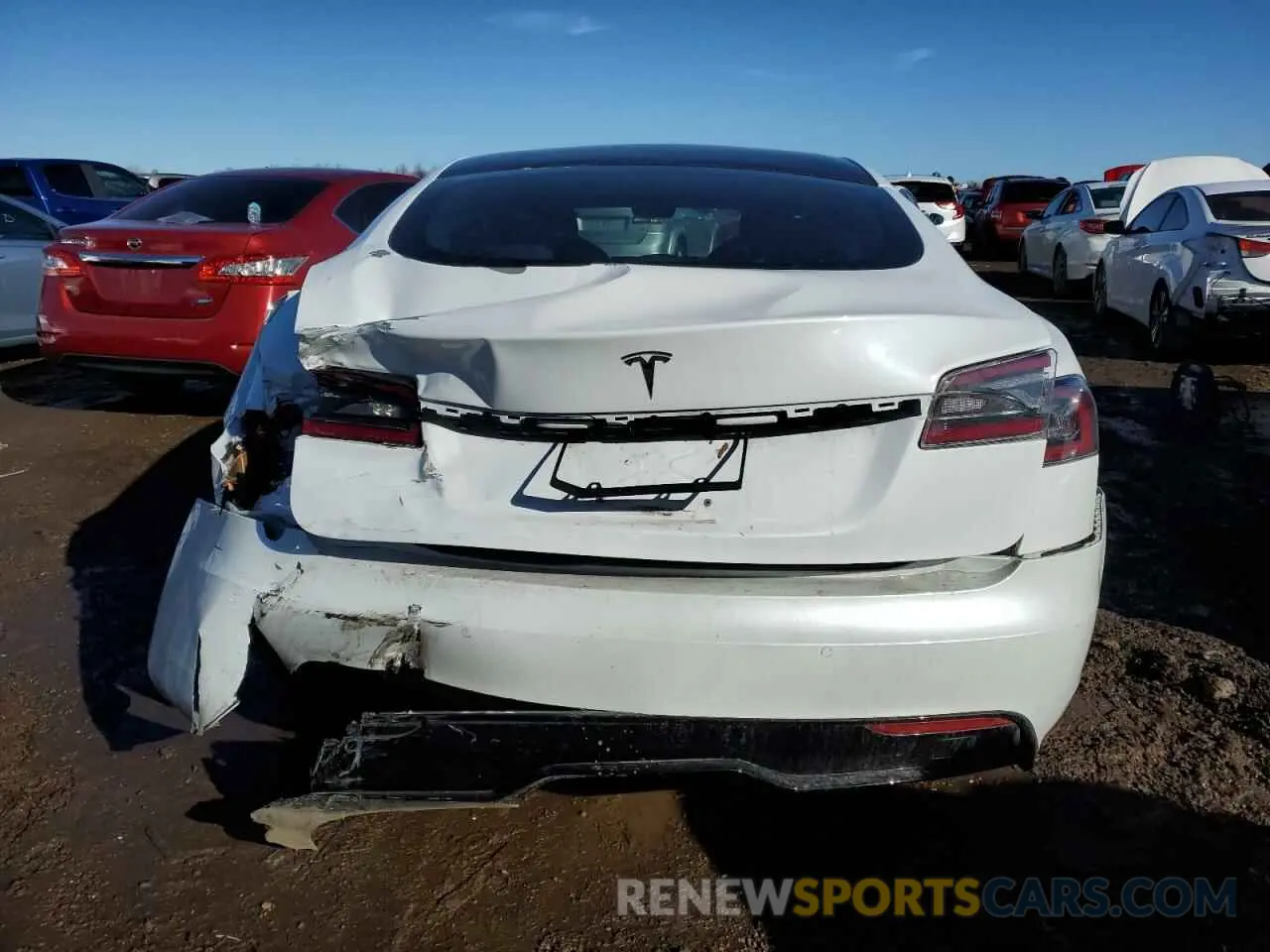 6 Photograph of a damaged car 5YJSA1E51NF470627 TESLA MODEL S 2022