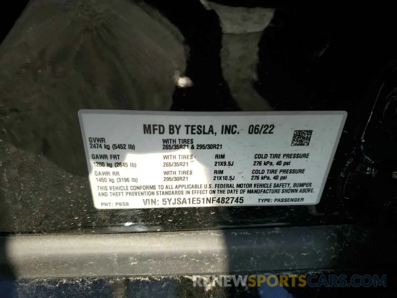 15 Photograph of a damaged car 5YJSA1E51NF482745 TESLA MODEL S 2022