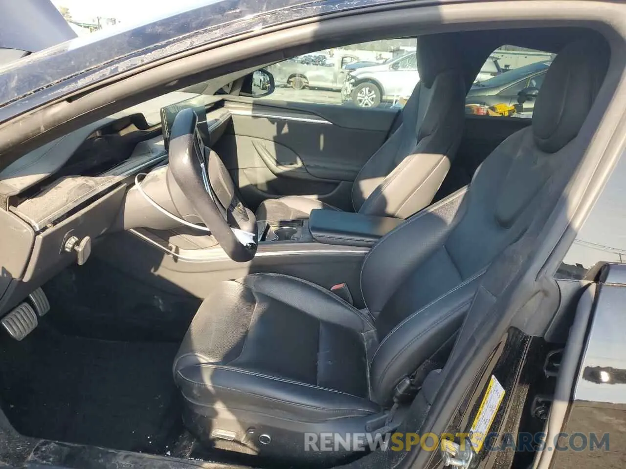 7 Photograph of a damaged car 5YJSA1E51NF482745 TESLA MODEL S 2022